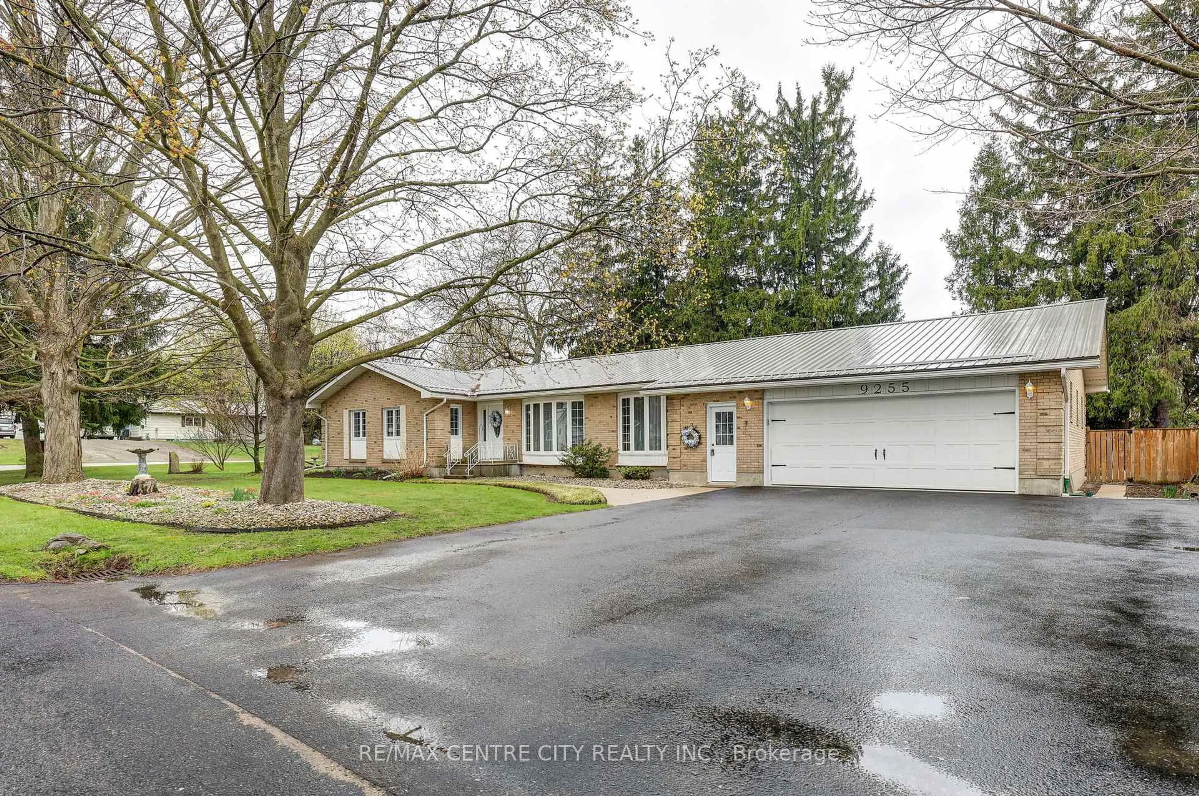 A pic from outside/outdoor area/front of a property/back of a property/a pic from drone, street for 9255 West St, Bayham Ontario N0J 1Y0