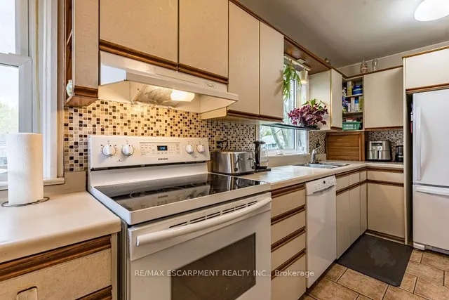 Additional property image - 14 Danbury St