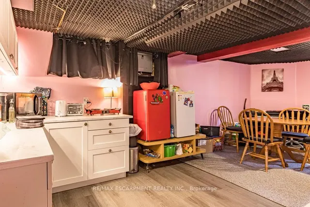 Additional property image - 14 Danbury St