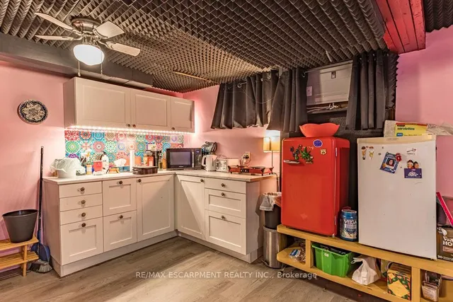 Additional property image - 14 Danbury St