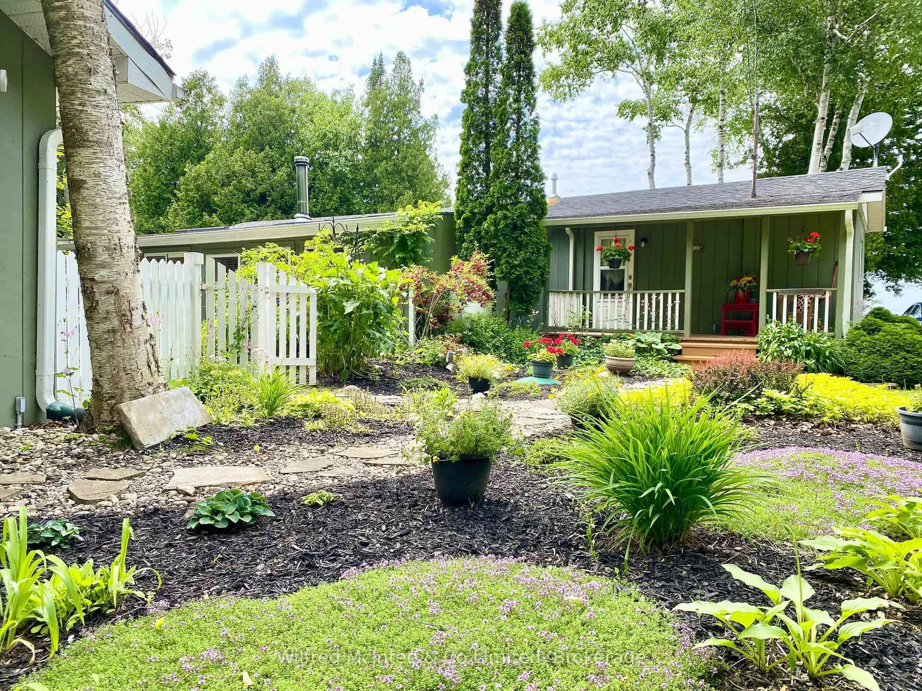 Unknown for 915 BRUCE ROAD 13 Rd, Native Leased Lands Ontario N0H 2L0