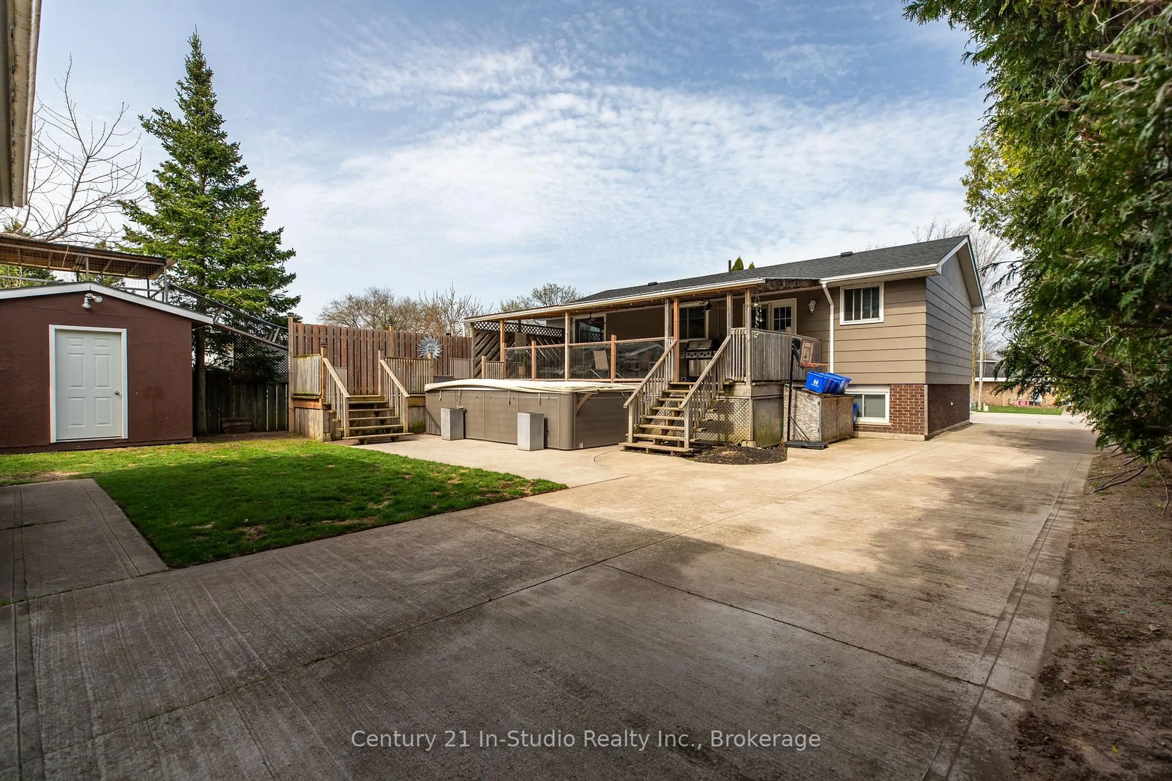 A pic from outside/outdoor area/front of a property/back of a property/a pic from drone, street for 311 Bricker St, Saugeen Shores Ontario N0H 2C1