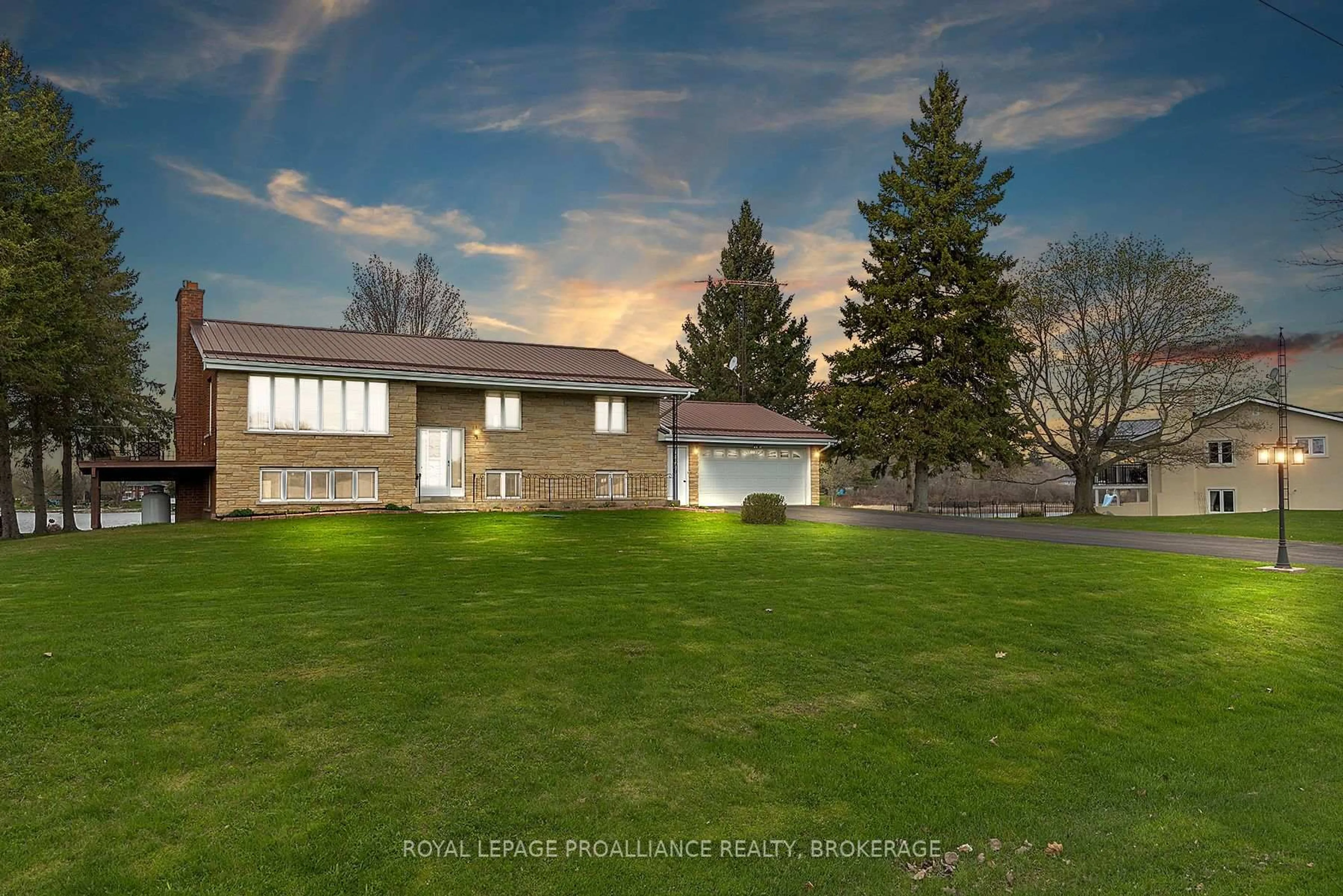 A pic from outside/outdoor area/front of a property/back of a property/a pic from drone, street for 143 Clark Dr, Front of Leeds & Seeleys Bay Ontario K7G 2V5