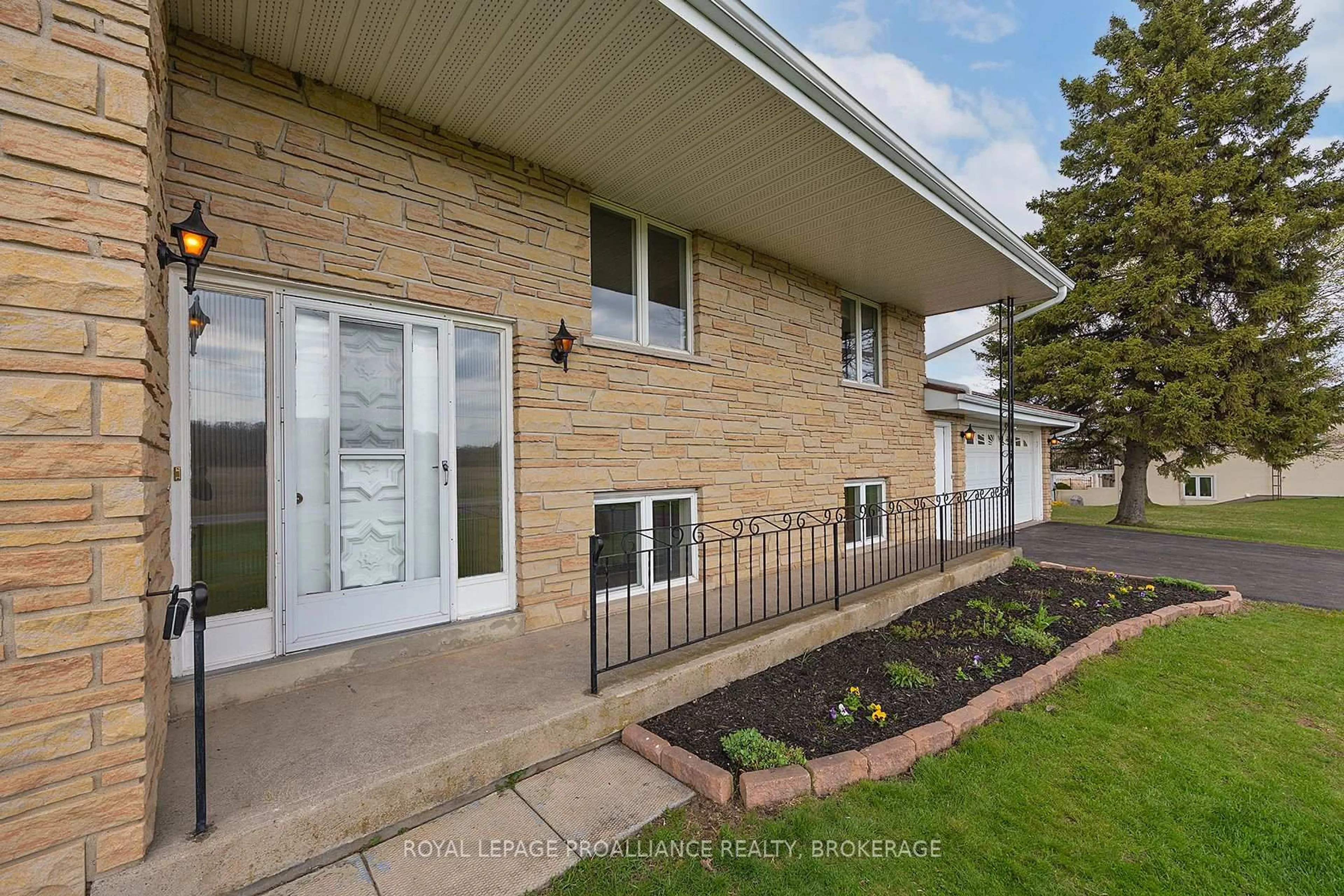 Home with brick exterior material, street for 143 Clark Dr, Front of Leeds & Seeleys Bay Ontario K7G 2V5