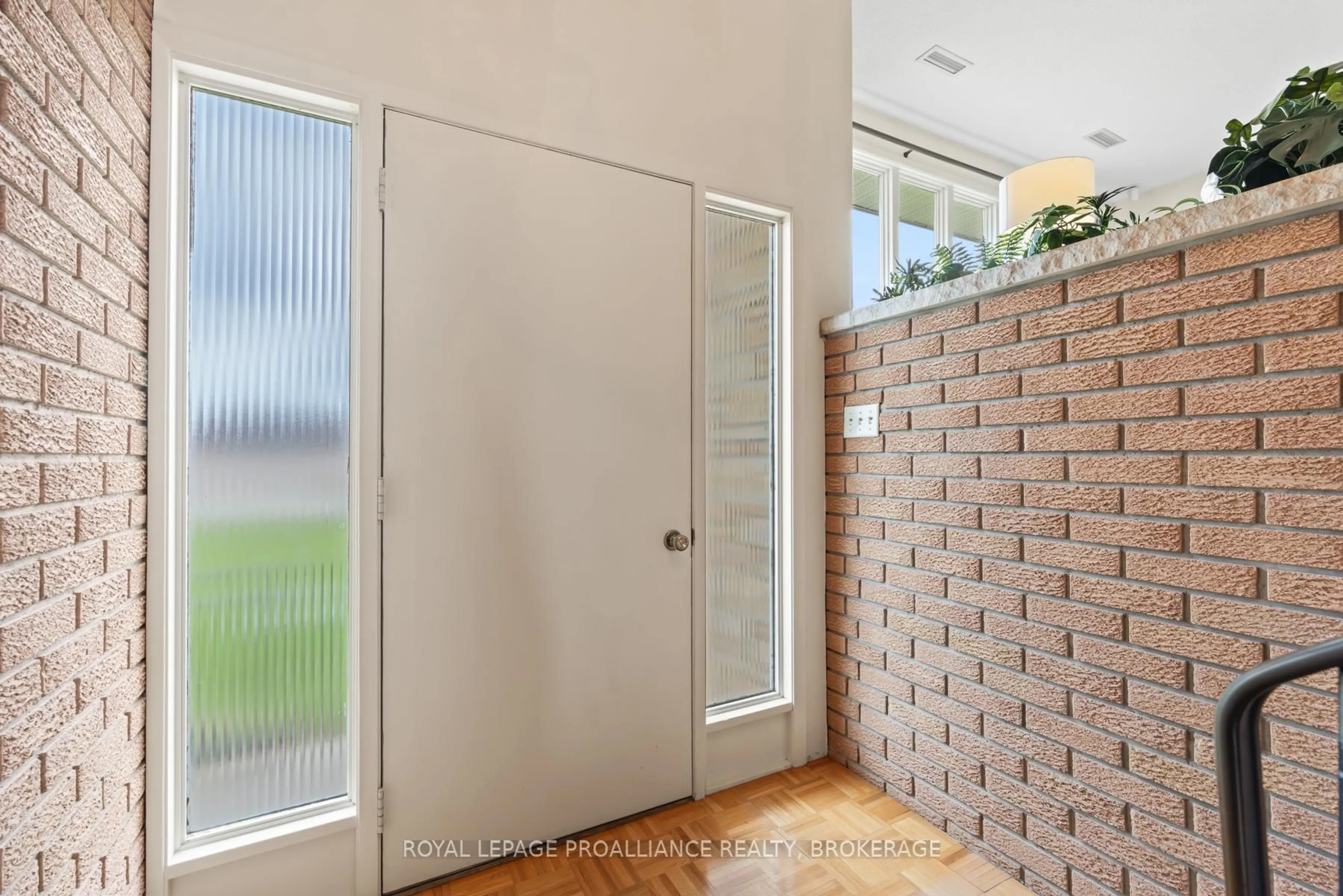 Indoor entryway for 143 Clark Dr, Front of Leeds & Seeleys Bay Ontario K7G 2V5