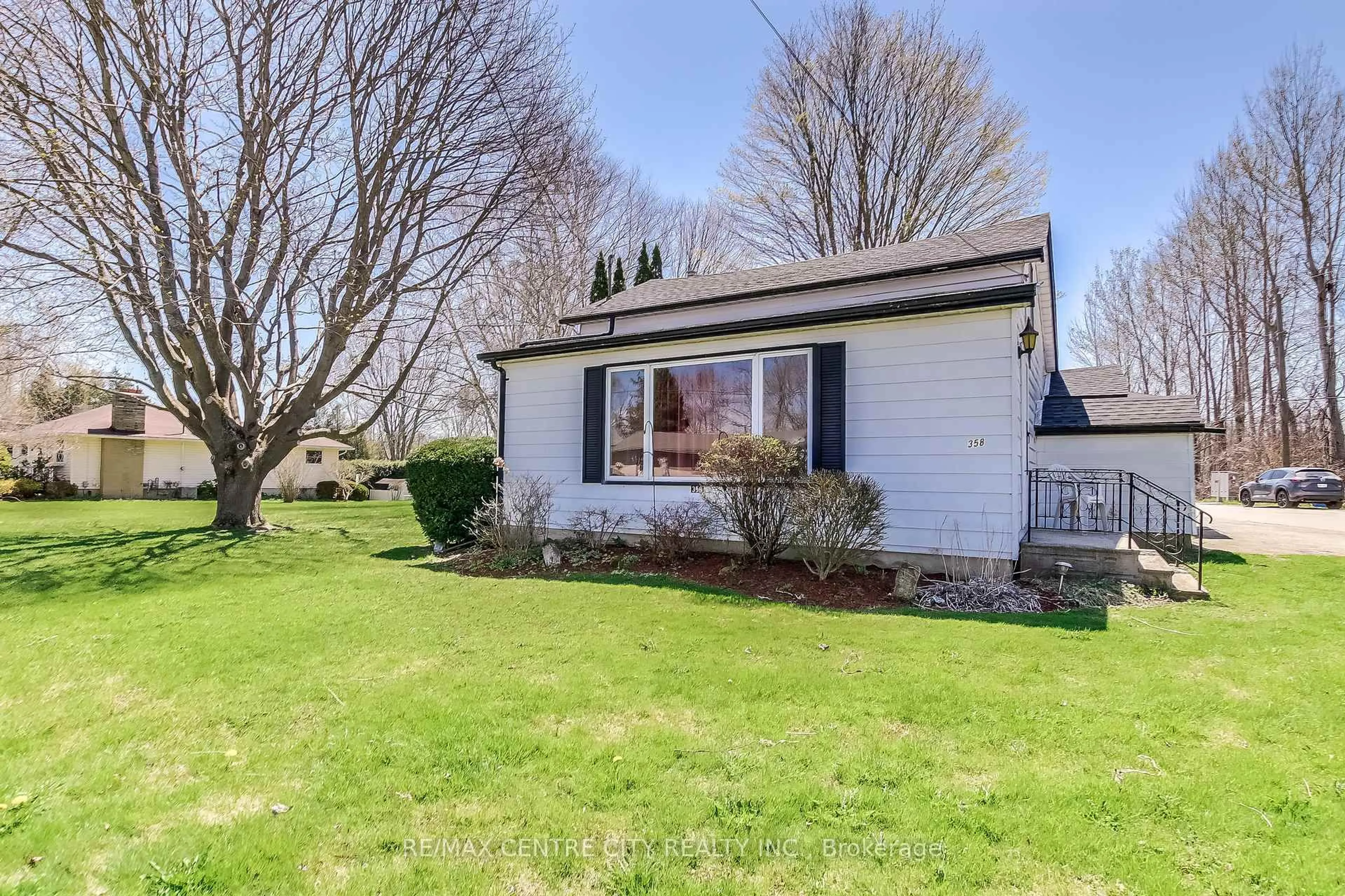 Unknown for 358 WARREN St, Central Elgin Ontario N5L 1B5