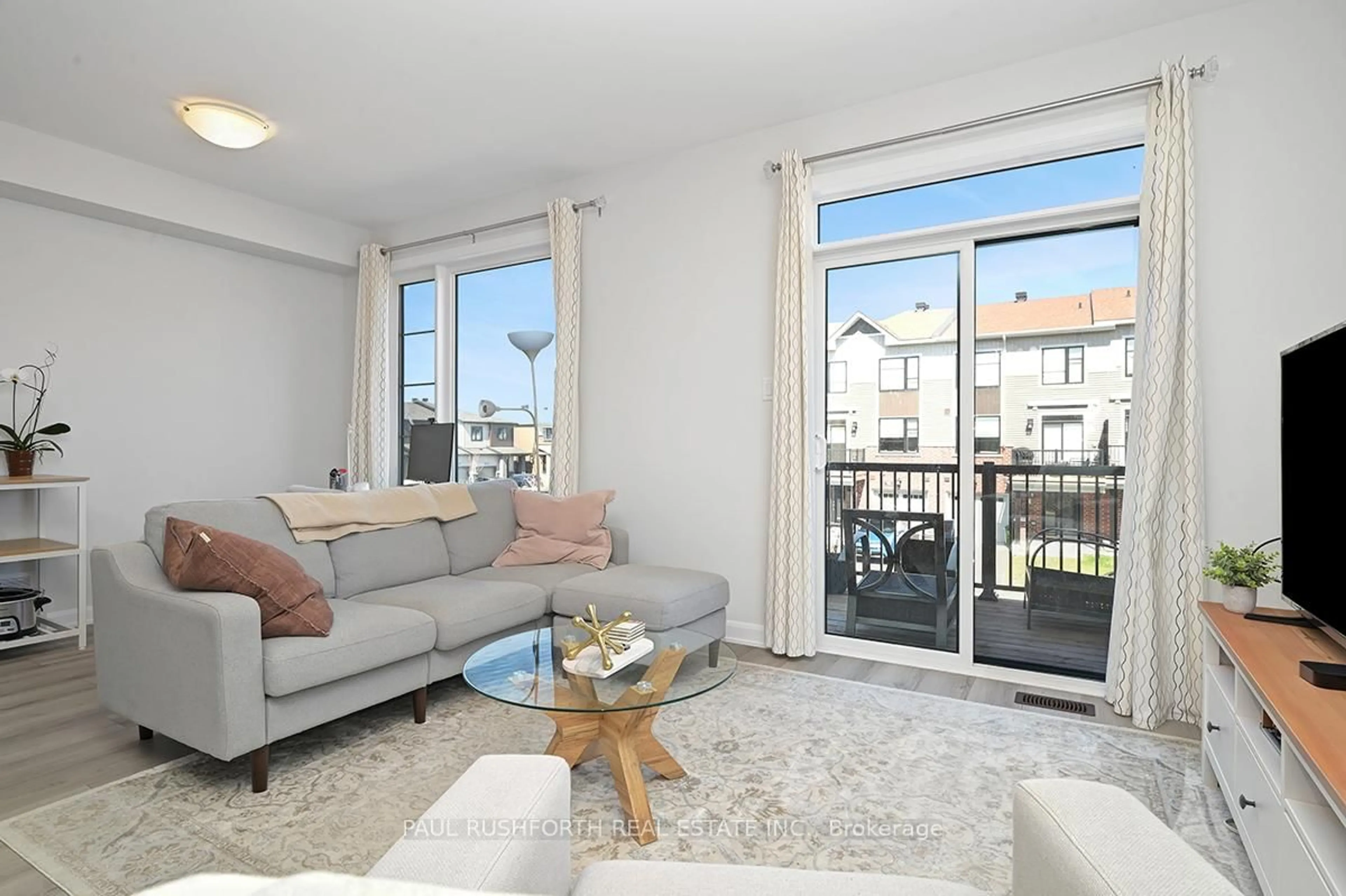 Living room with furniture, unknown for 706 Lurgan Way, Ottawa Ontario K4M 0J3
