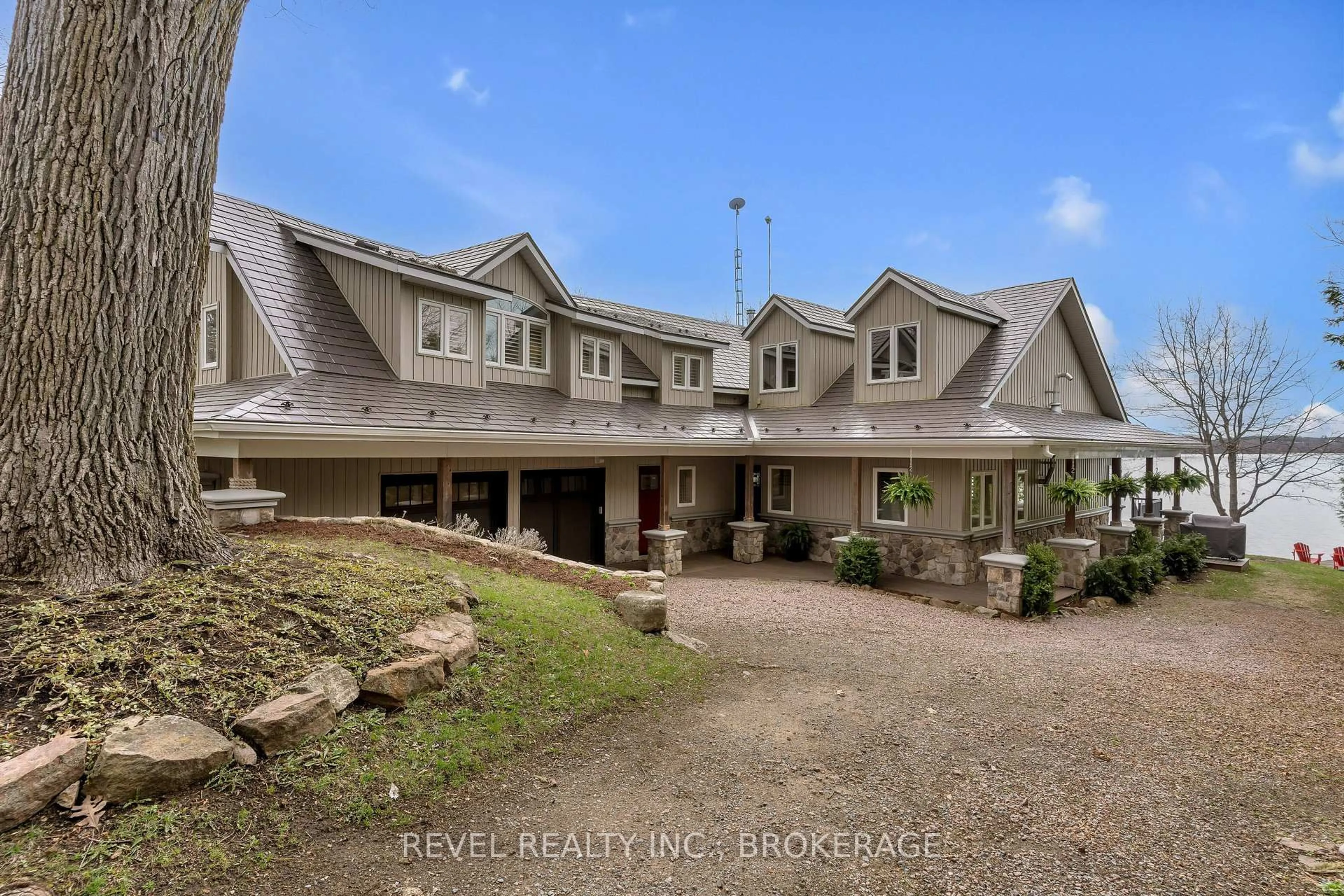 A pic from outside/outdoor area/front of a property/back of a property/a pic from drone, unknown for 4078 Hideaway Lane, Battersea Ontario K0H 1H0
