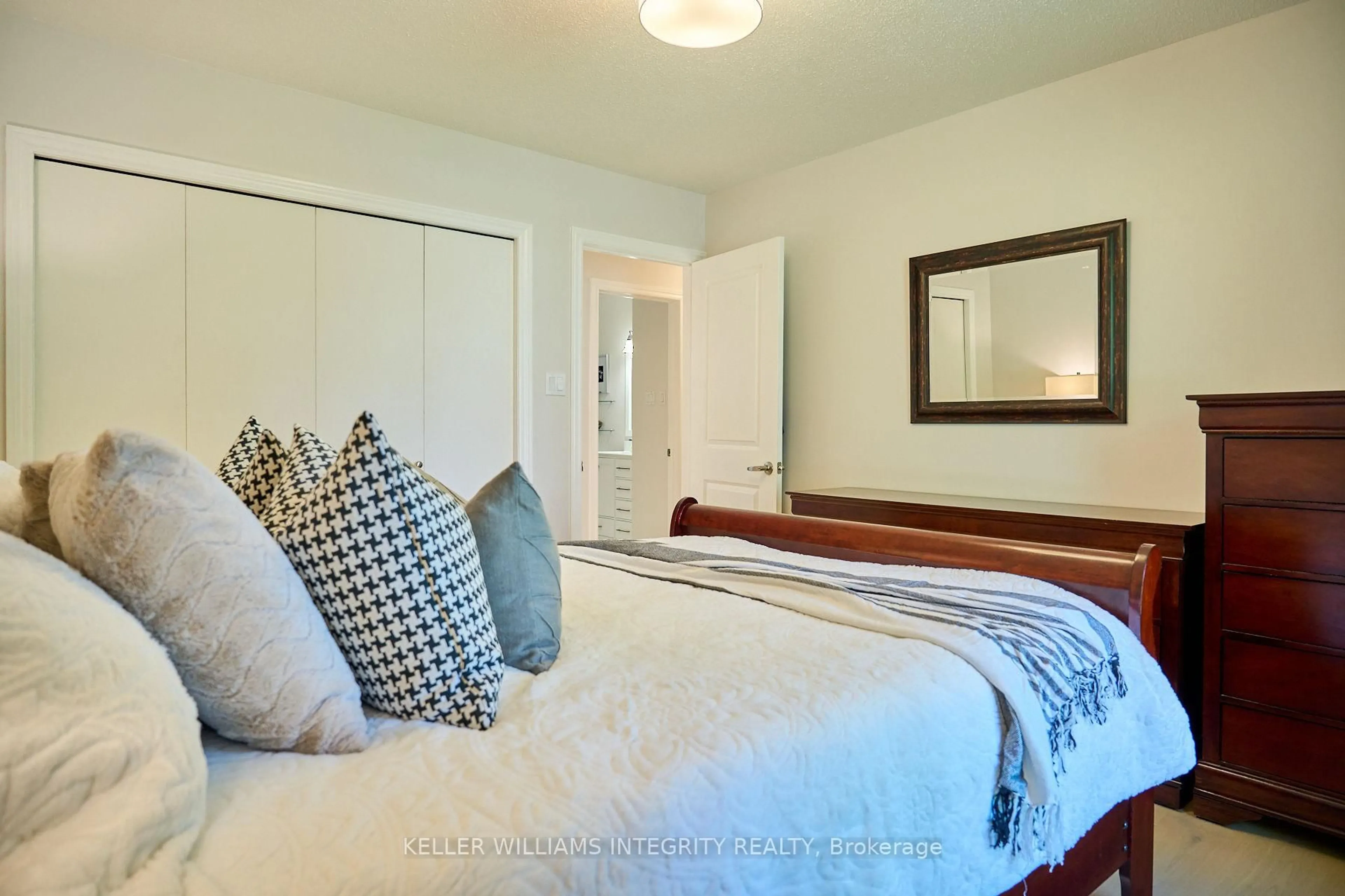 Bedroom with bed, unknown for 2116 Fillmore Cres, Ottawa Ontario K1J 6A4
