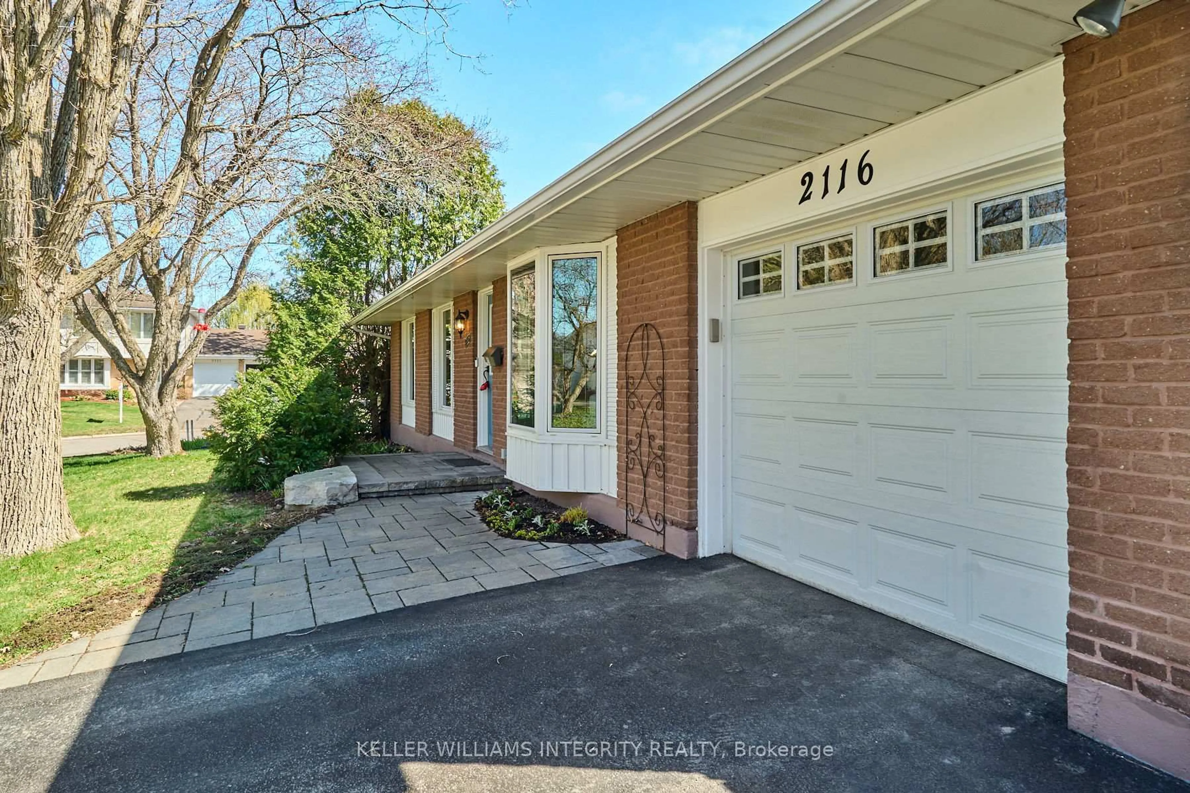 Unknown for 2116 Fillmore Cres, Ottawa Ontario K1J 6A4