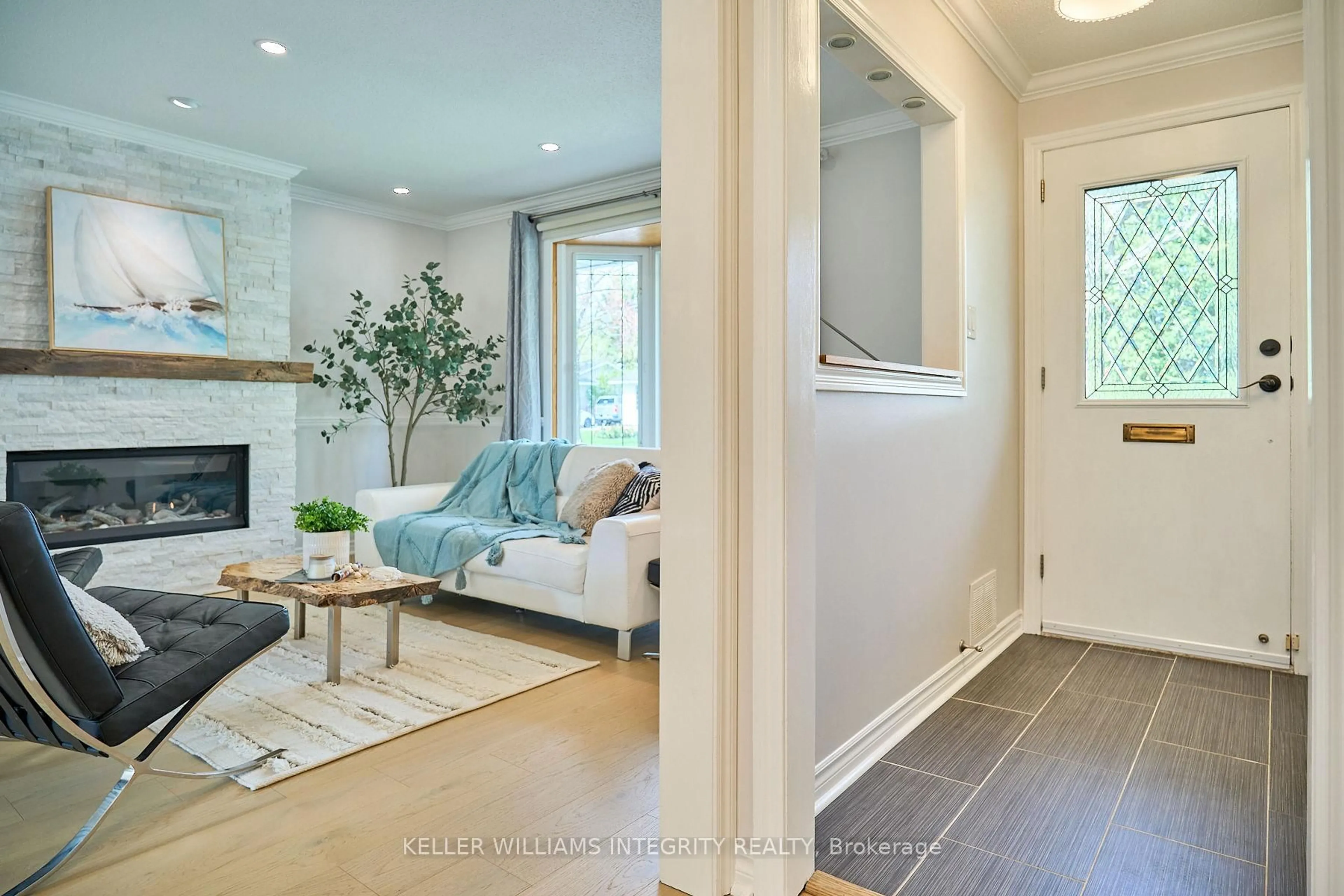 Living room with furniture, unknown for 2116 Fillmore Cres, Ottawa Ontario K1J 6A4