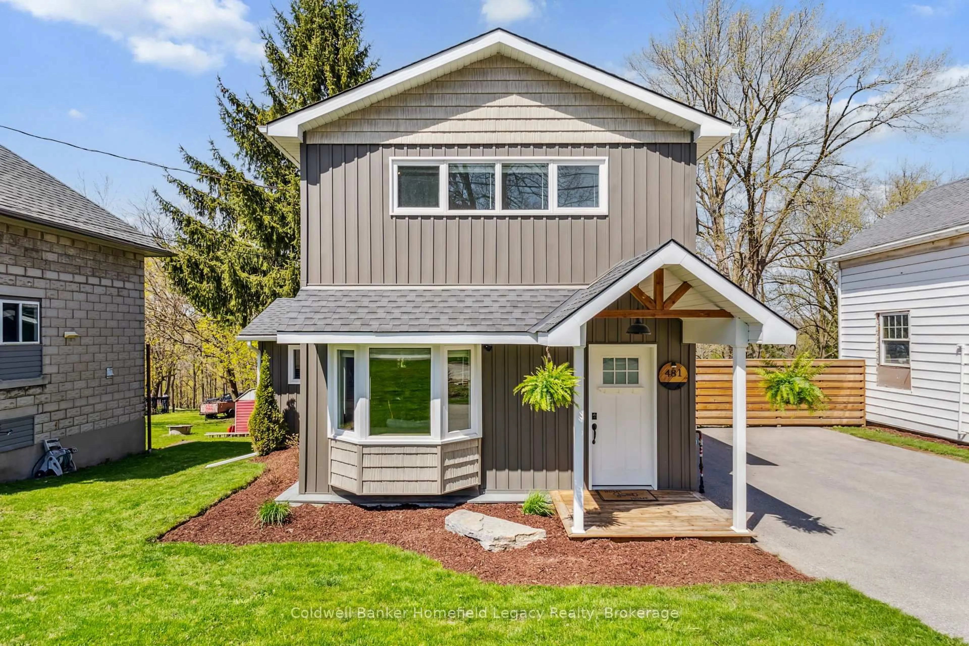 Home with vinyl exterior material, street for 481 Queen St, St. Marys Ontario N4X 1B5
