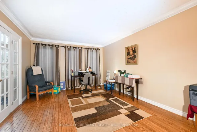 Additional property image - 7 Osgoode Crt