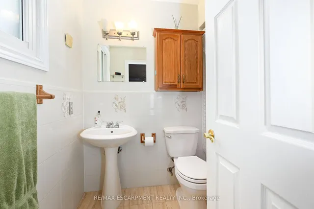 Additional property image - 7 Osgoode Crt