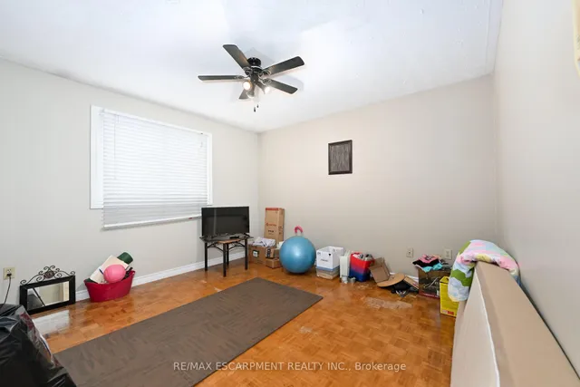 Additional property image - 7 Osgoode Crt
