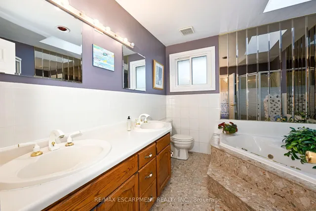 Additional property image - 7 Osgoode Crt