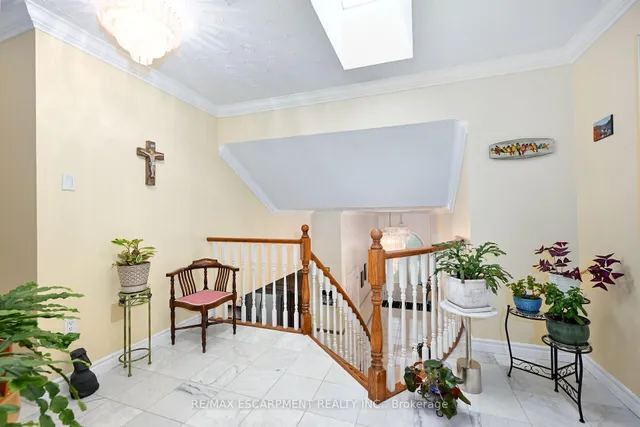 Additional property image - 7 Osgoode Crt