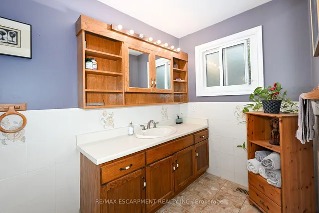 Additional property image - 7 Osgoode Crt