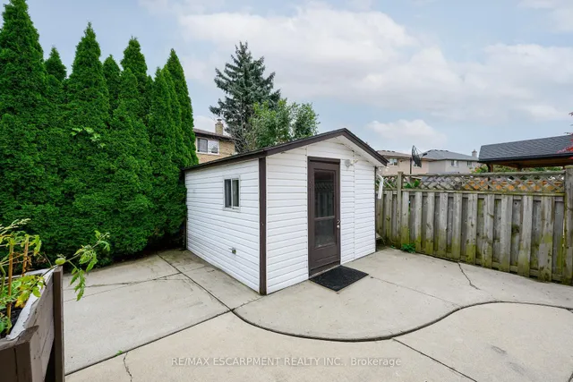 Additional property image - 7 Osgoode Crt