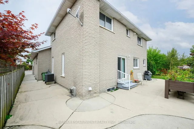 Additional property image - 7 Osgoode Crt