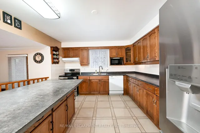 Additional property image - 7 Osgoode Crt