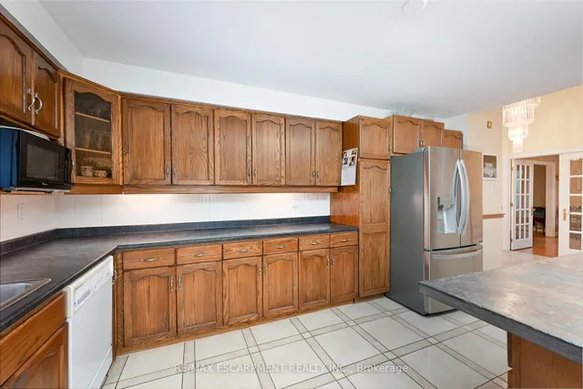 Additional property image - 7 Osgoode Crt