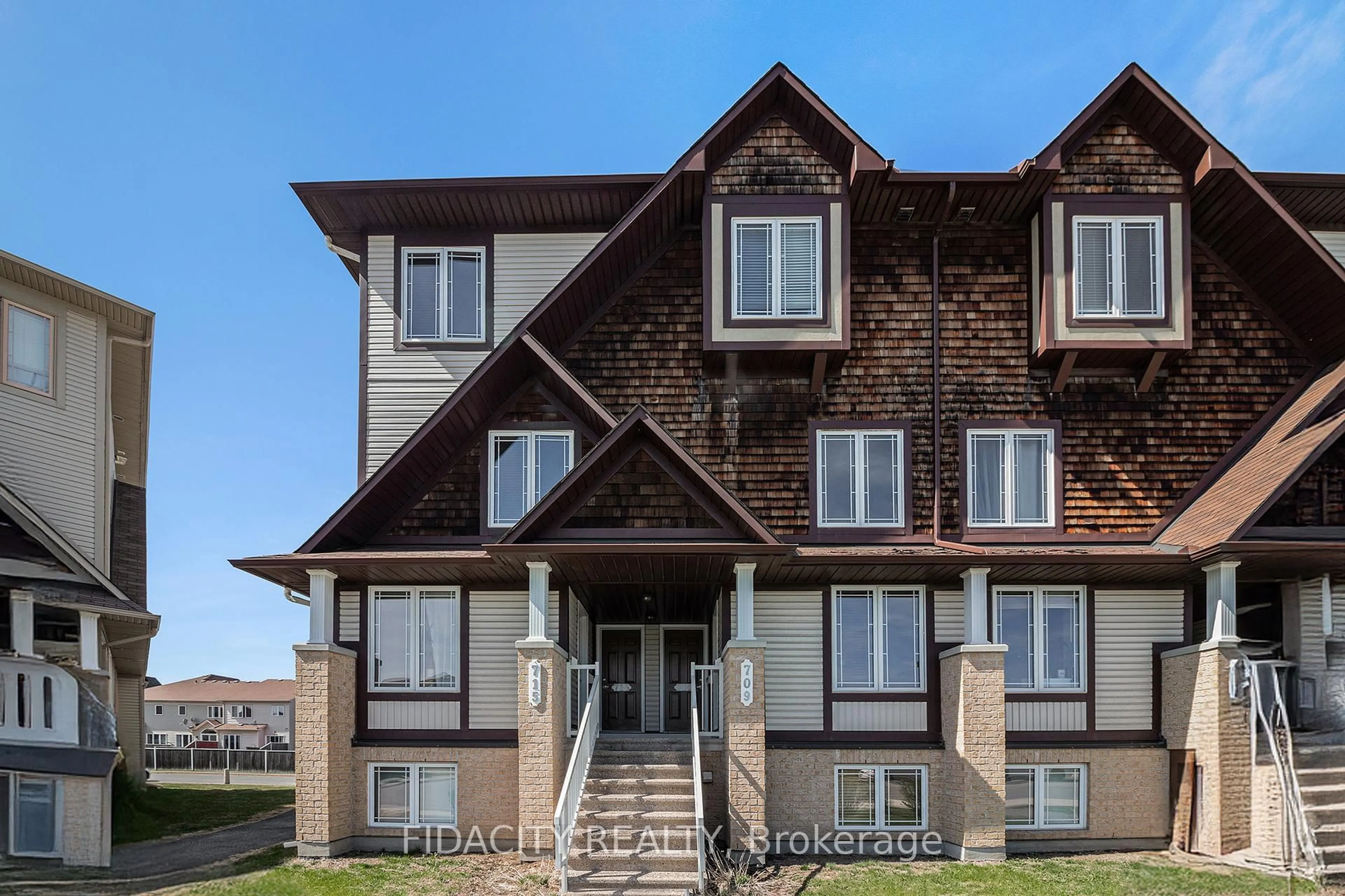 Home with vinyl exterior material, unknown for 711 Lakeridge Dr #3, Ottawa Ontario K4A 0N5