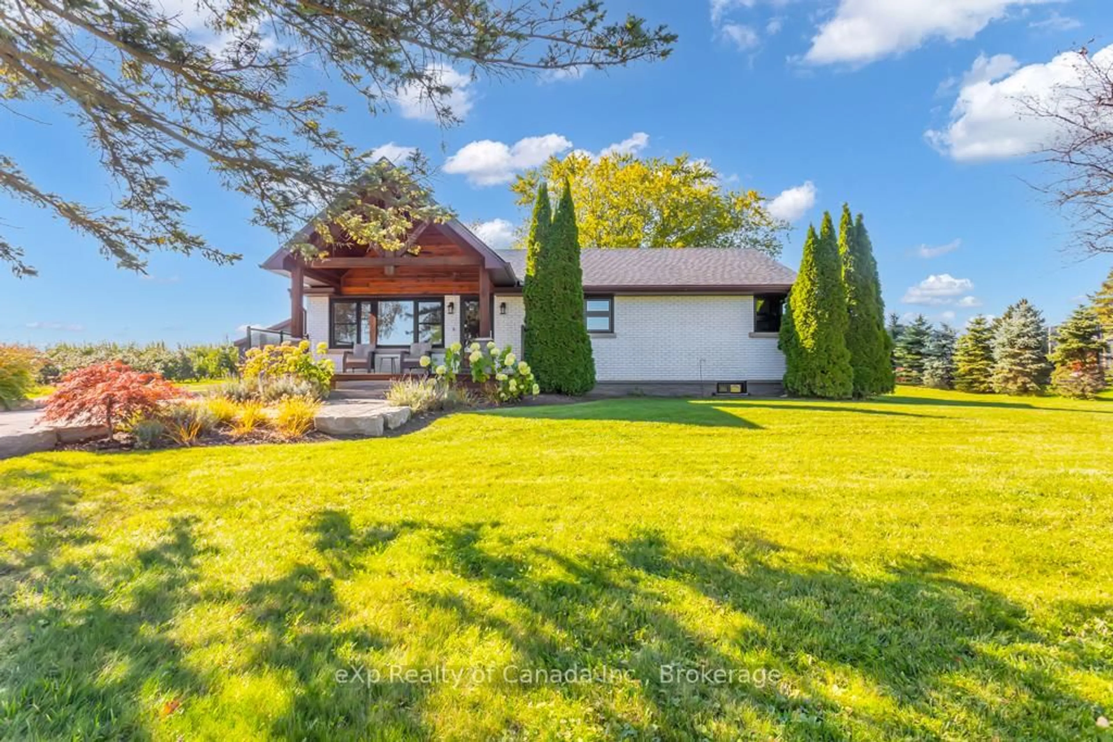 A pic from outside/outdoor area/front of a property/back of a property/a pic from drone, unknown for 905 Blueline Rd, Norfolk Ontario N3Y 4K4
