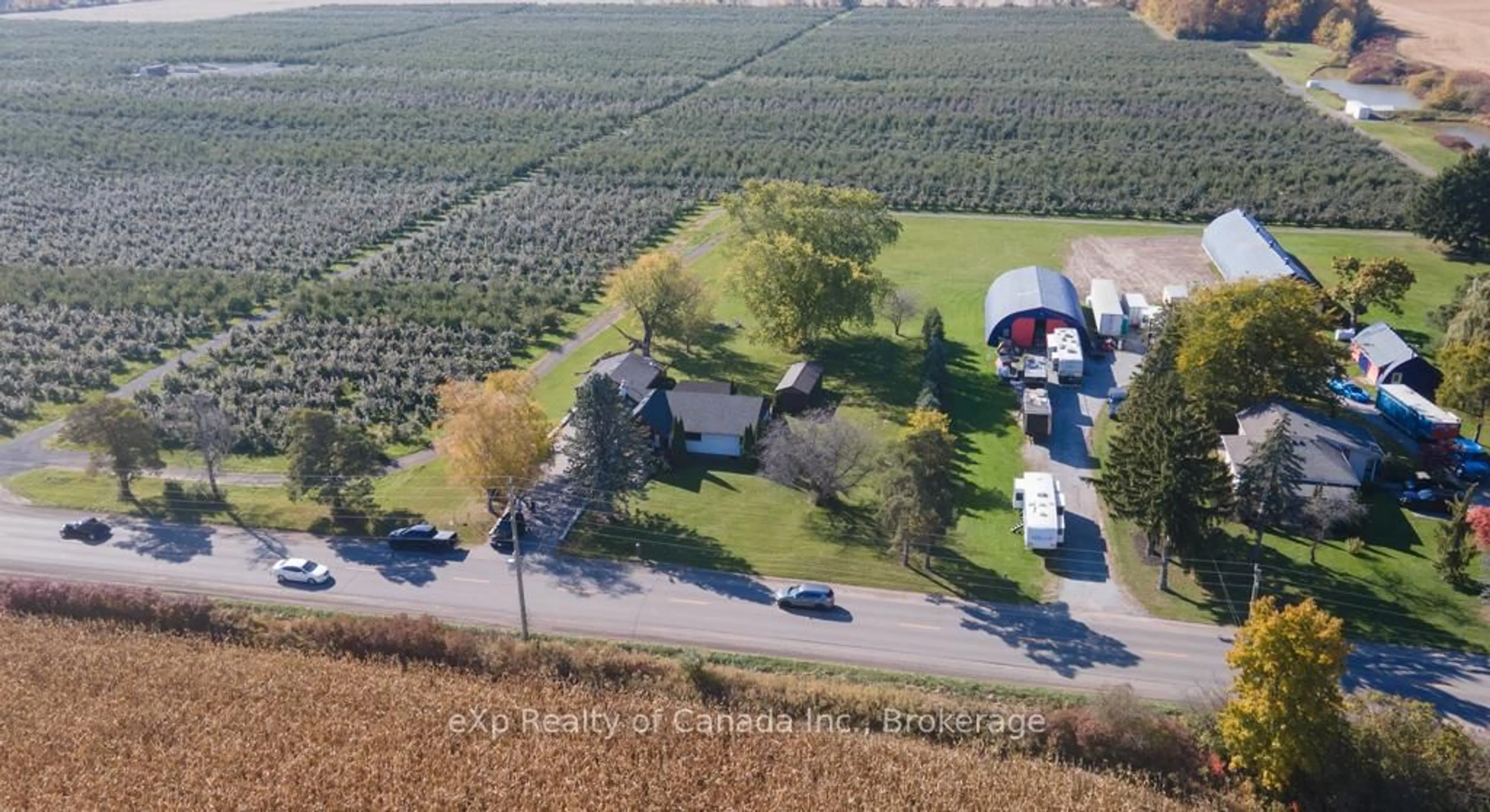 A pic from outside/outdoor area/front of a property/back of a property/a pic from drone, unknown for 905 Blueline Rd, Norfolk Ontario N3Y 4K4