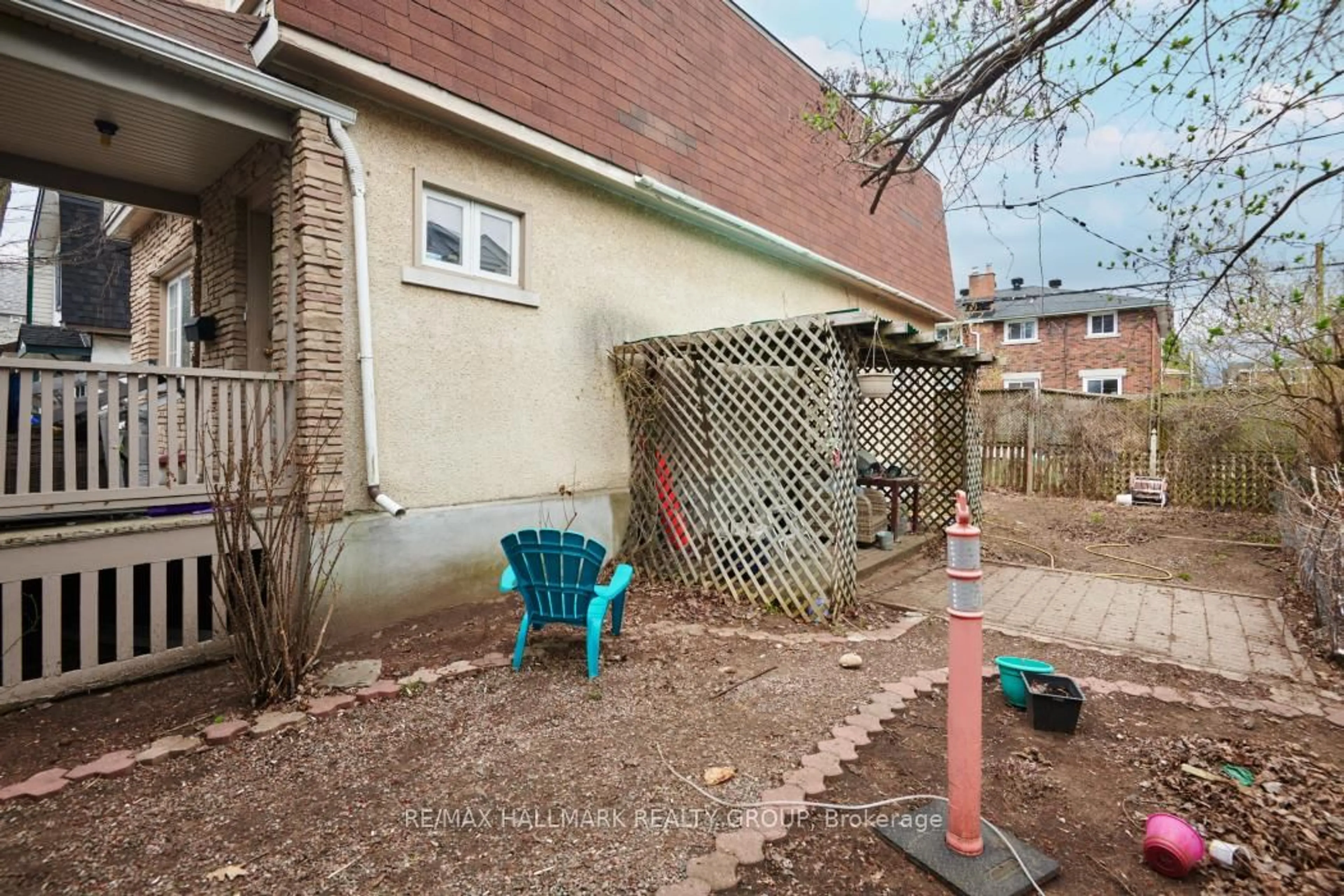 Patio, street for 189 Devonshire Pl, Ottawa Ontario K1Z 7G6