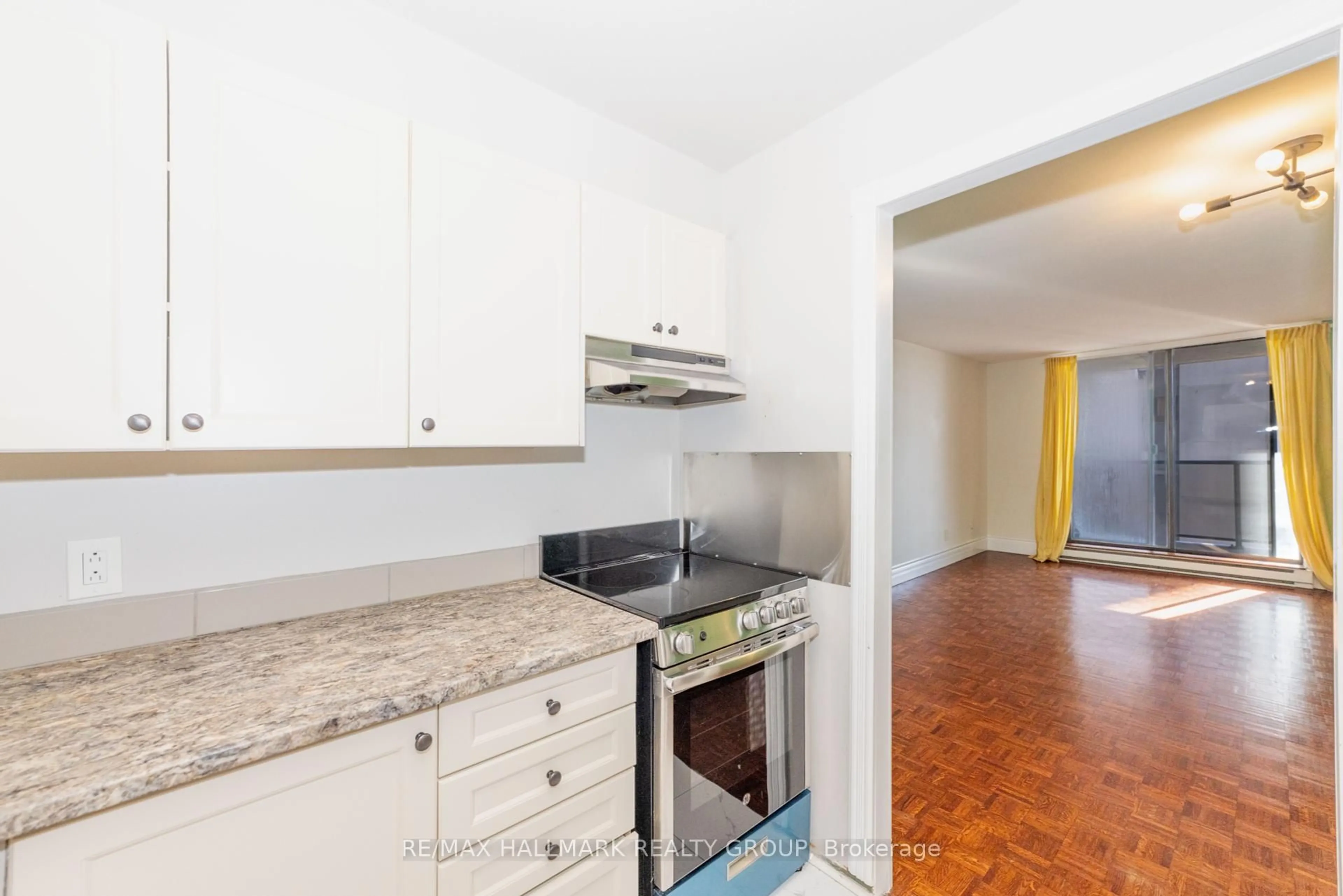 Standard kitchen, unknown for 475 Laurier Ave #1006, Ottawa Ontario K1R 7X1