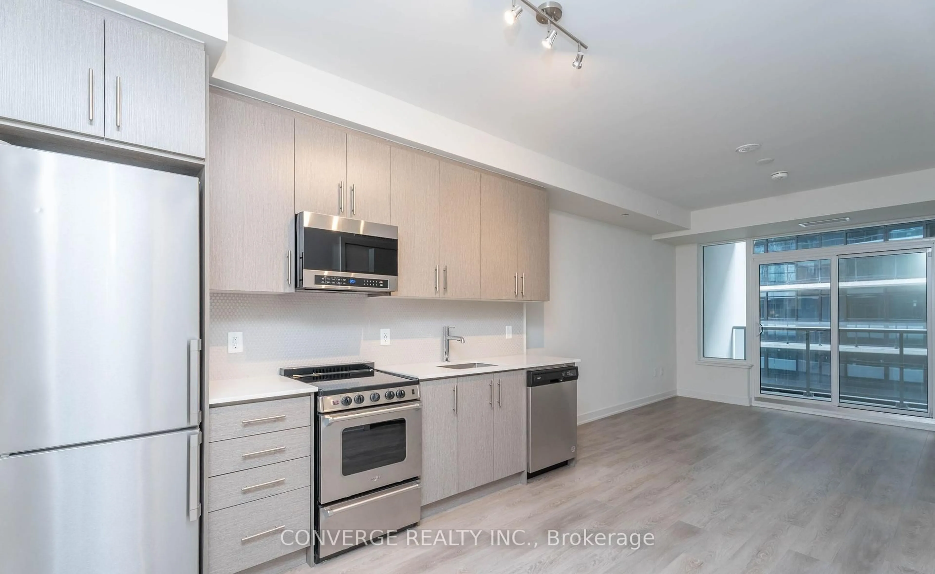 Standard kitchen, unknown for 212 King William St #908, Hamilton Ontario L8R 0A7