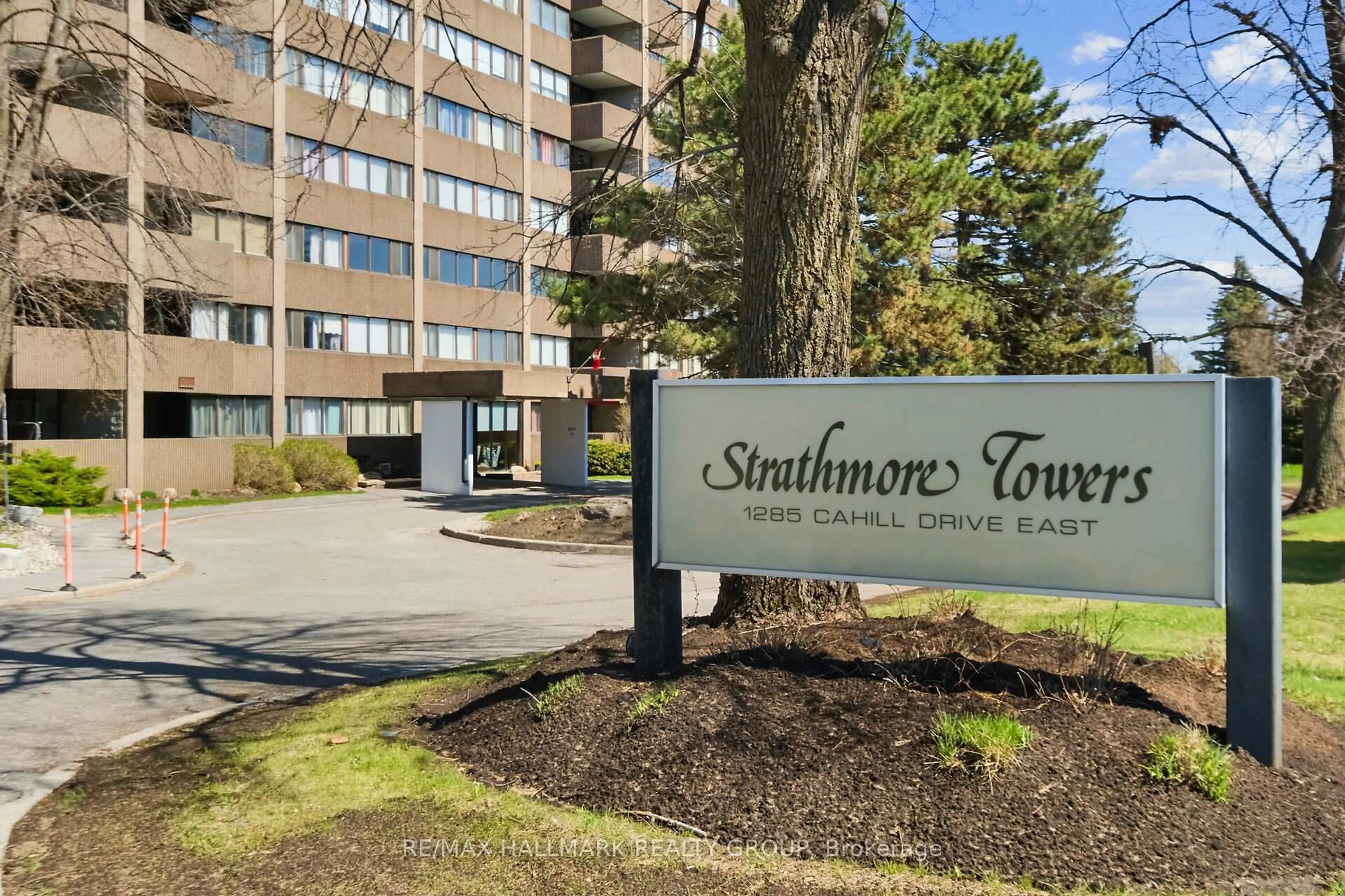 Indoor foyer for 1285 Cahill Dr #2101, Ottawa Ontario K1V 9A7