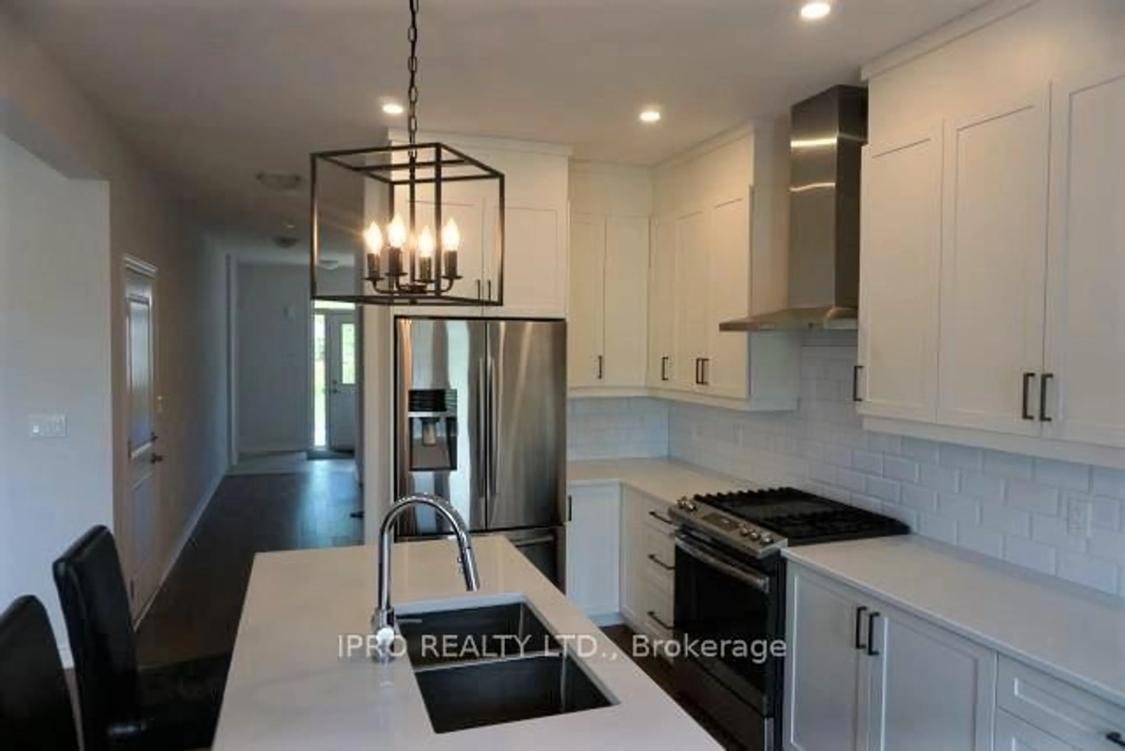 Open concept kitchen, ceramic/tile floor for 4297 East Ave #8, Lincoln Ontario L0R 1B6