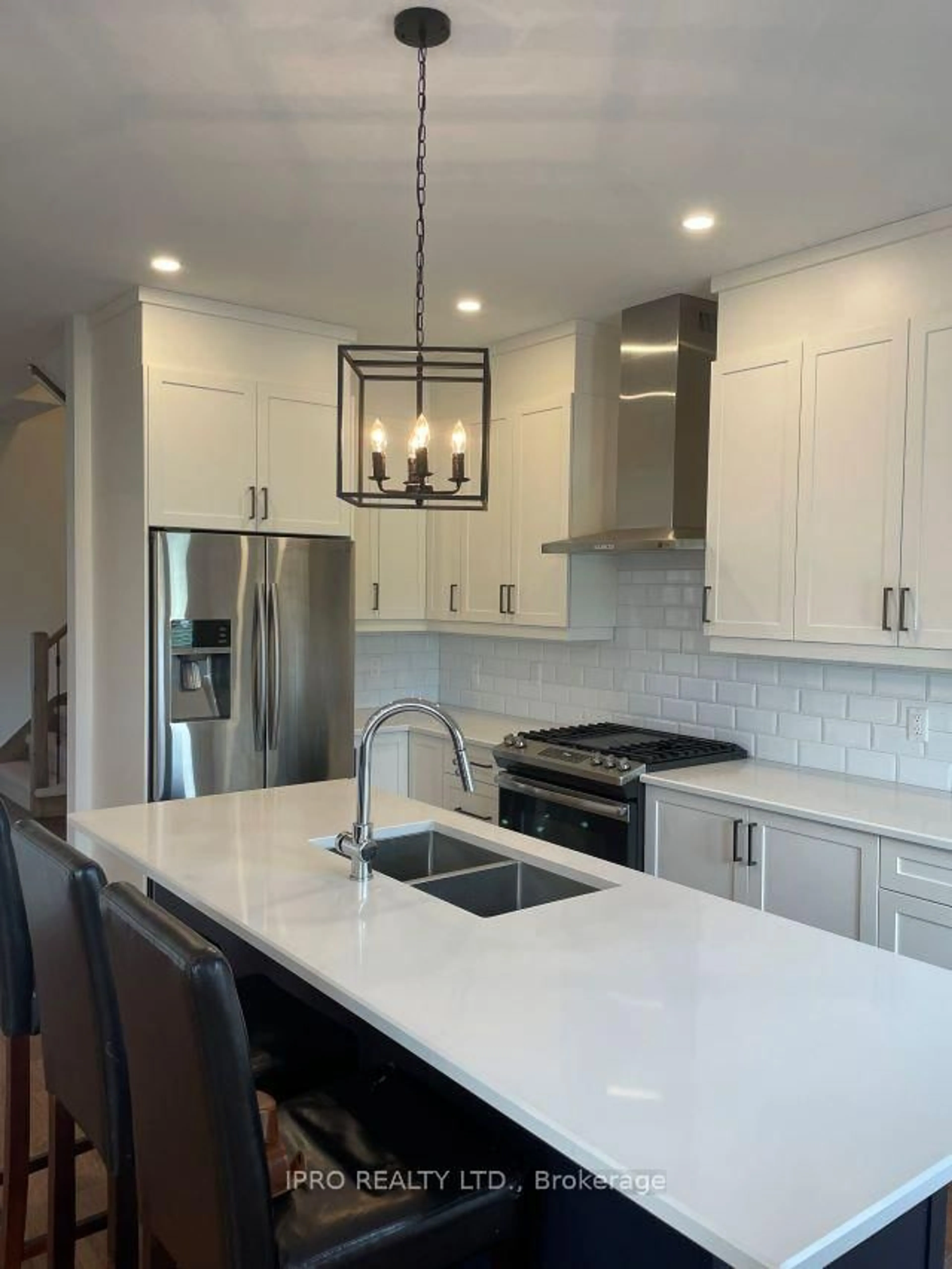 Open concept kitchen, ceramic/tile floor for 4297 East Ave #8, Lincoln Ontario L0R 1B6