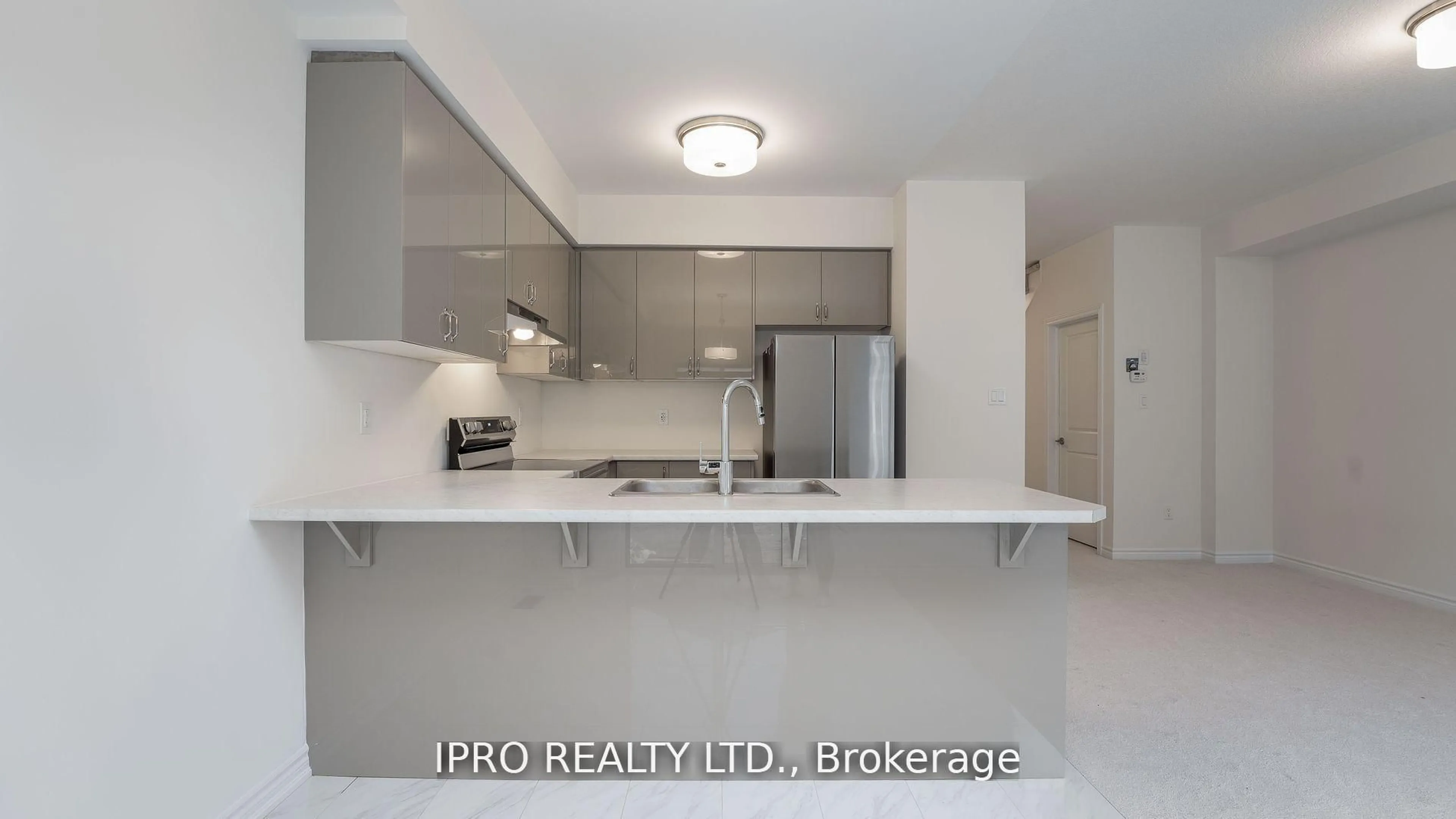 Open concept kitchen, ceramic/tile floor for 30 Bowery Rd, Brantford Ontario N3V 0B2
