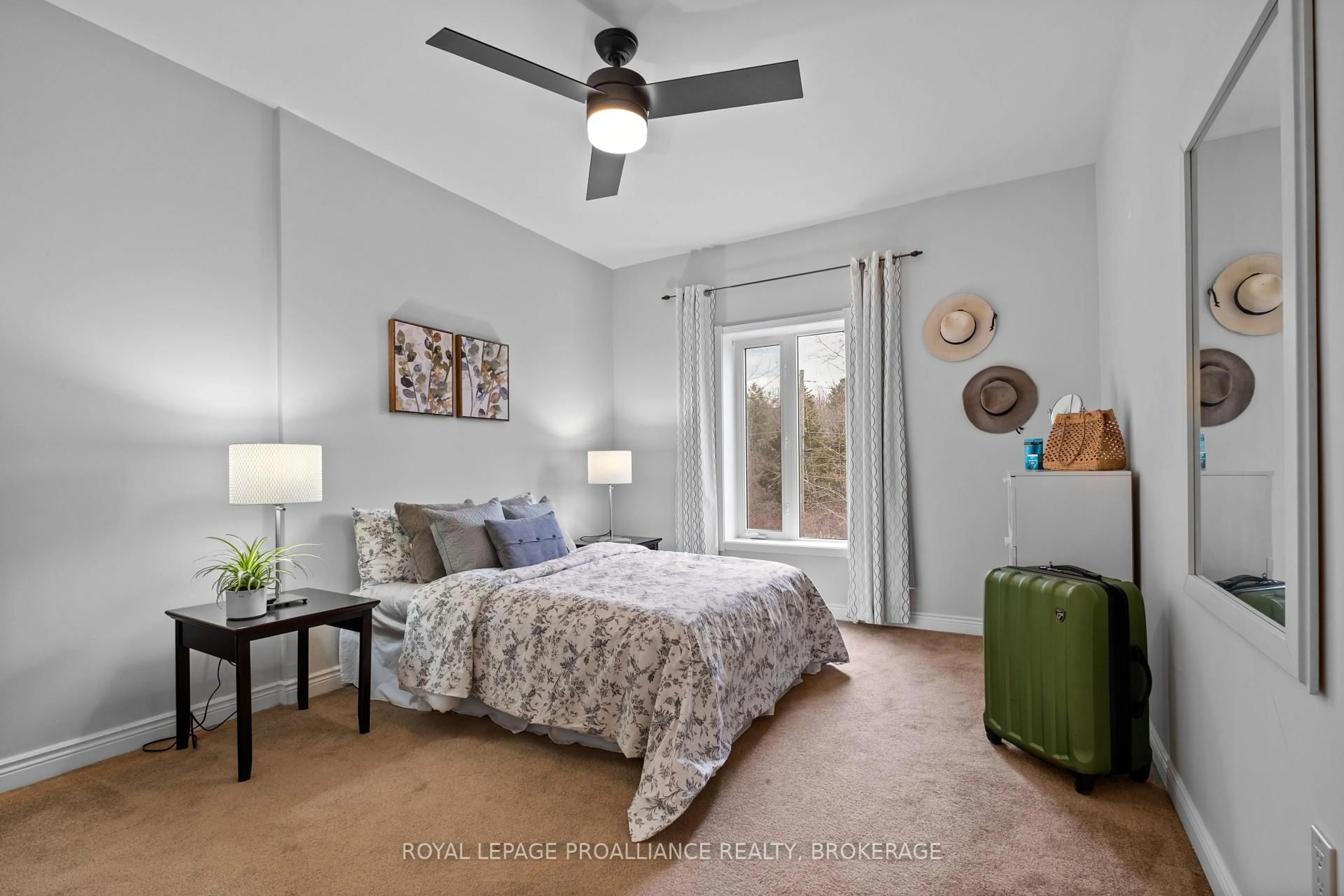 Bedroom with bed, unknown for 2749 Lakefield Dr, Inverary Ontario K0H 1X0