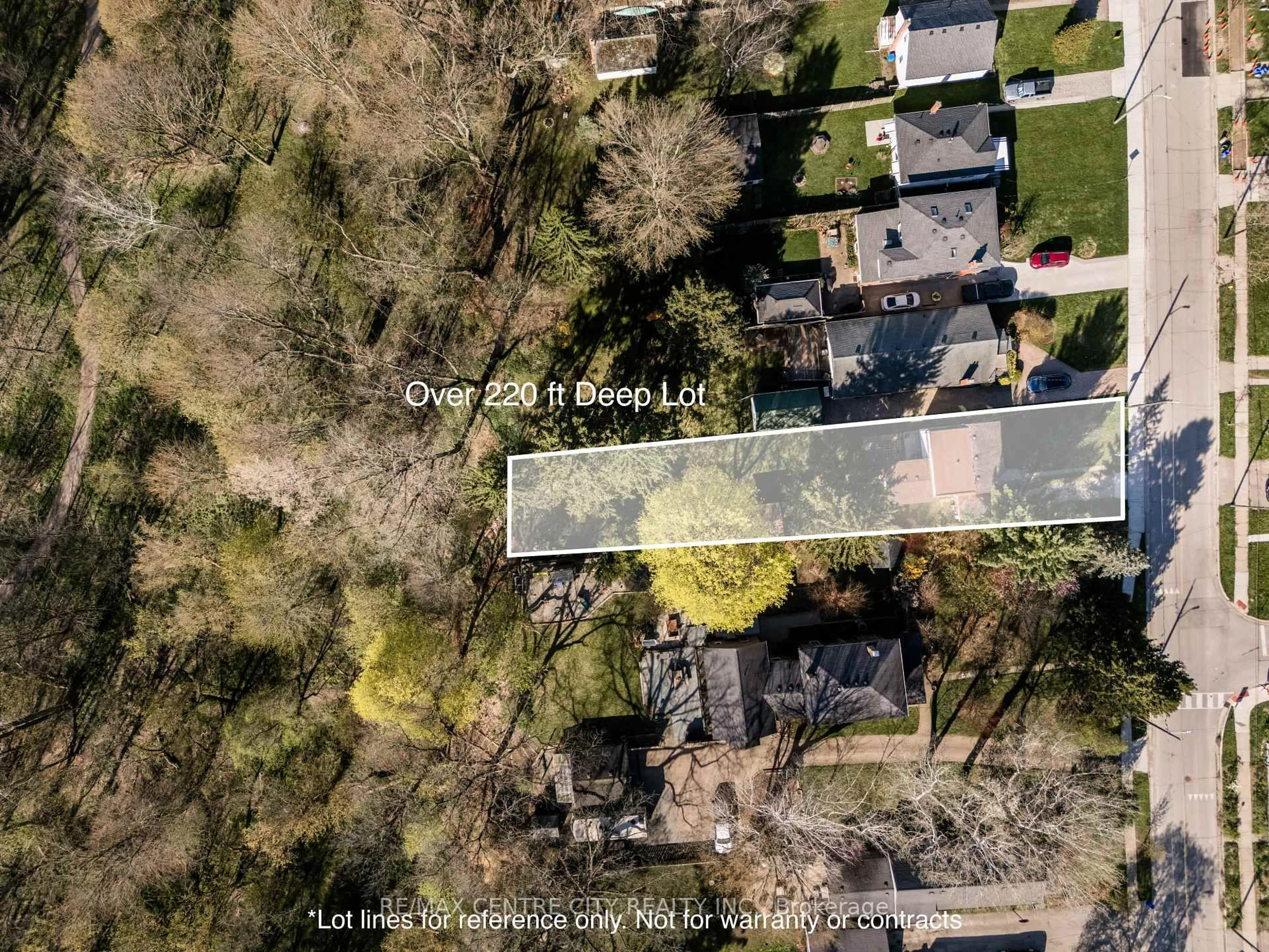 A pic from outside/outdoor area/front of a property/back of a property/a pic from drone, street for 110 Forward Ave, London North Ontario N6H 1B7