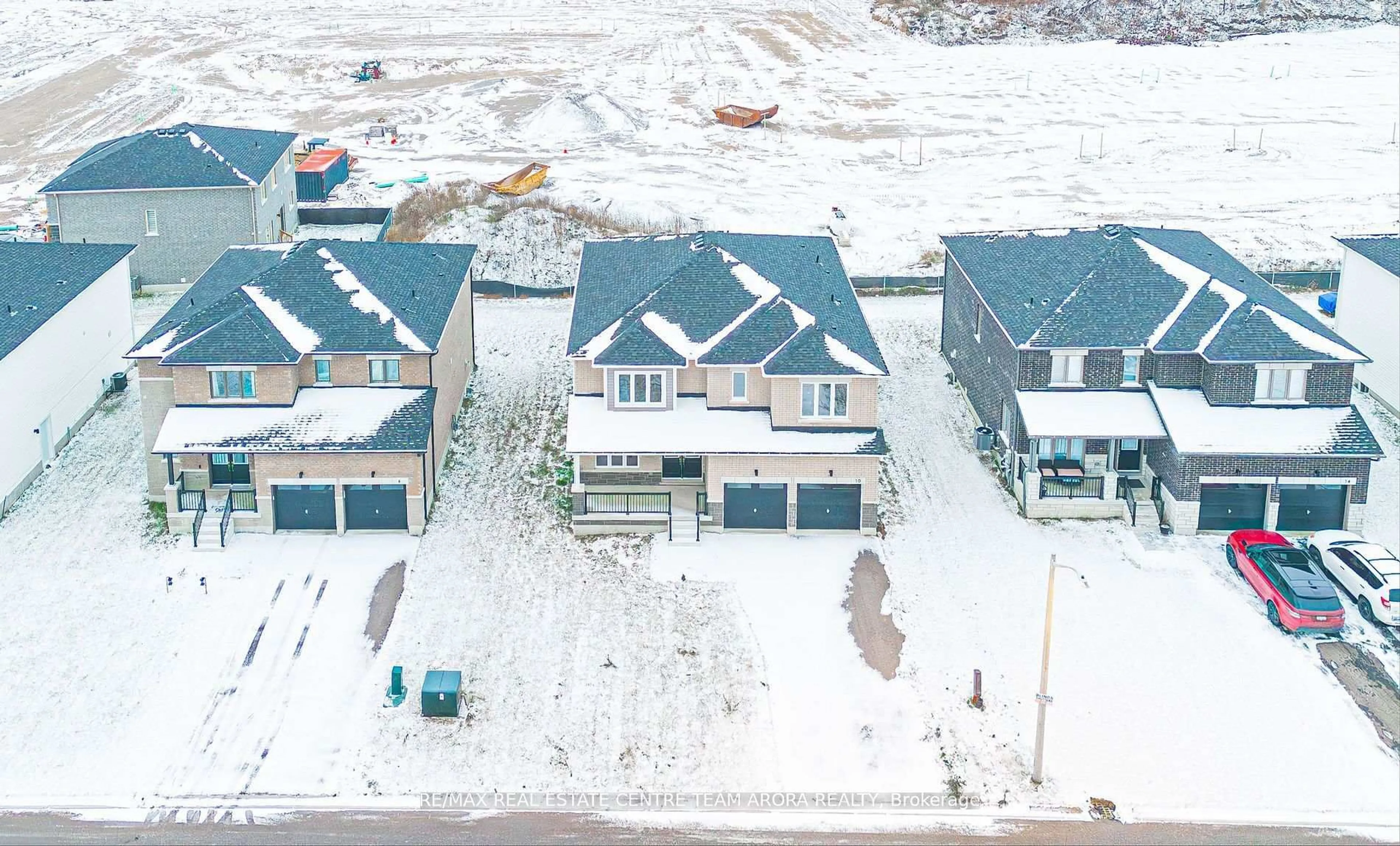 A pic from outside/outdoor area/front of a property/back of a property/a pic from drone, unknown for 10 Bird St, Norfolk Ontario N3Y 2X6