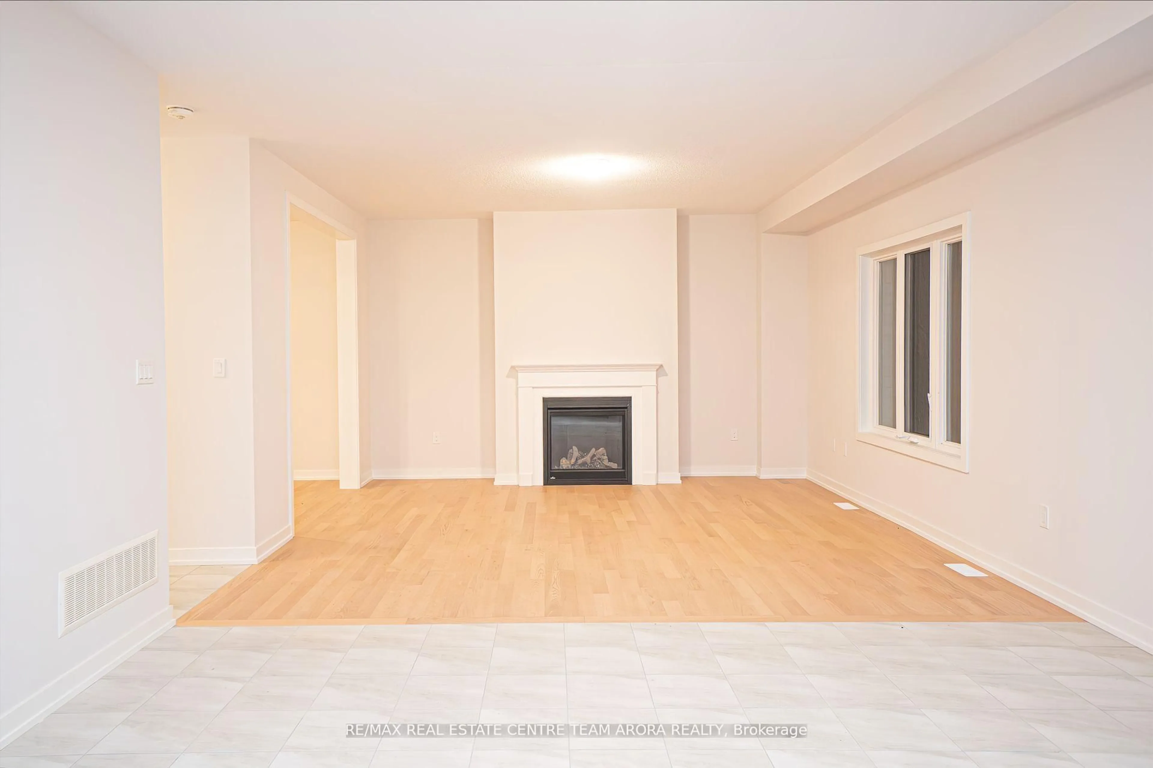 A pic of a room for 10 Bird St, Norfolk Ontario N3Y 2X6