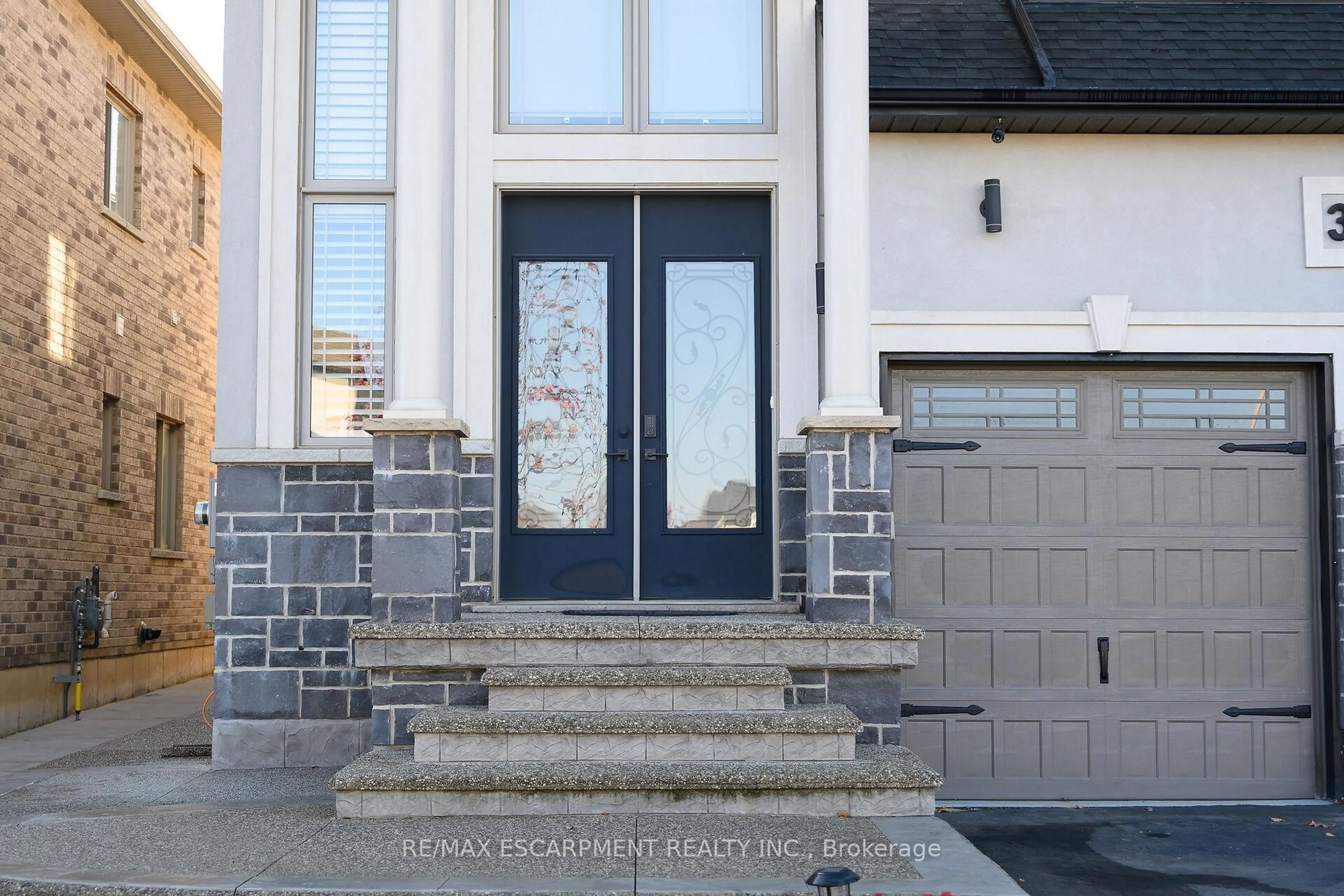Unknown for 30 ASCOLI Dr, Hamilton Ontario L9B 2K8