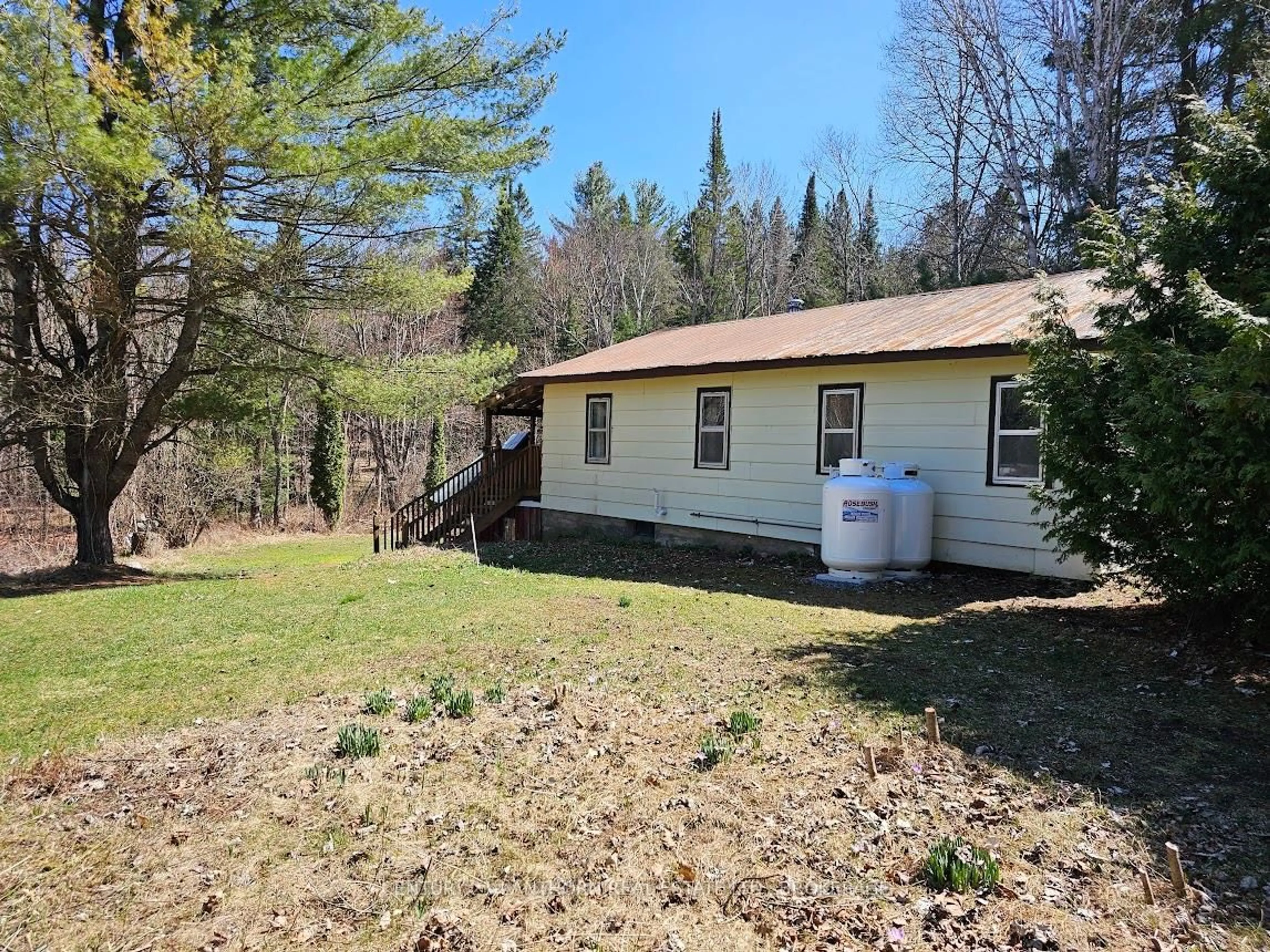 A pic from outside/outdoor area/front of a property/back of a property/a pic from drone, unknown for 119 Addington rd 7 Rd, Denbigh Ontario K0H 1L0