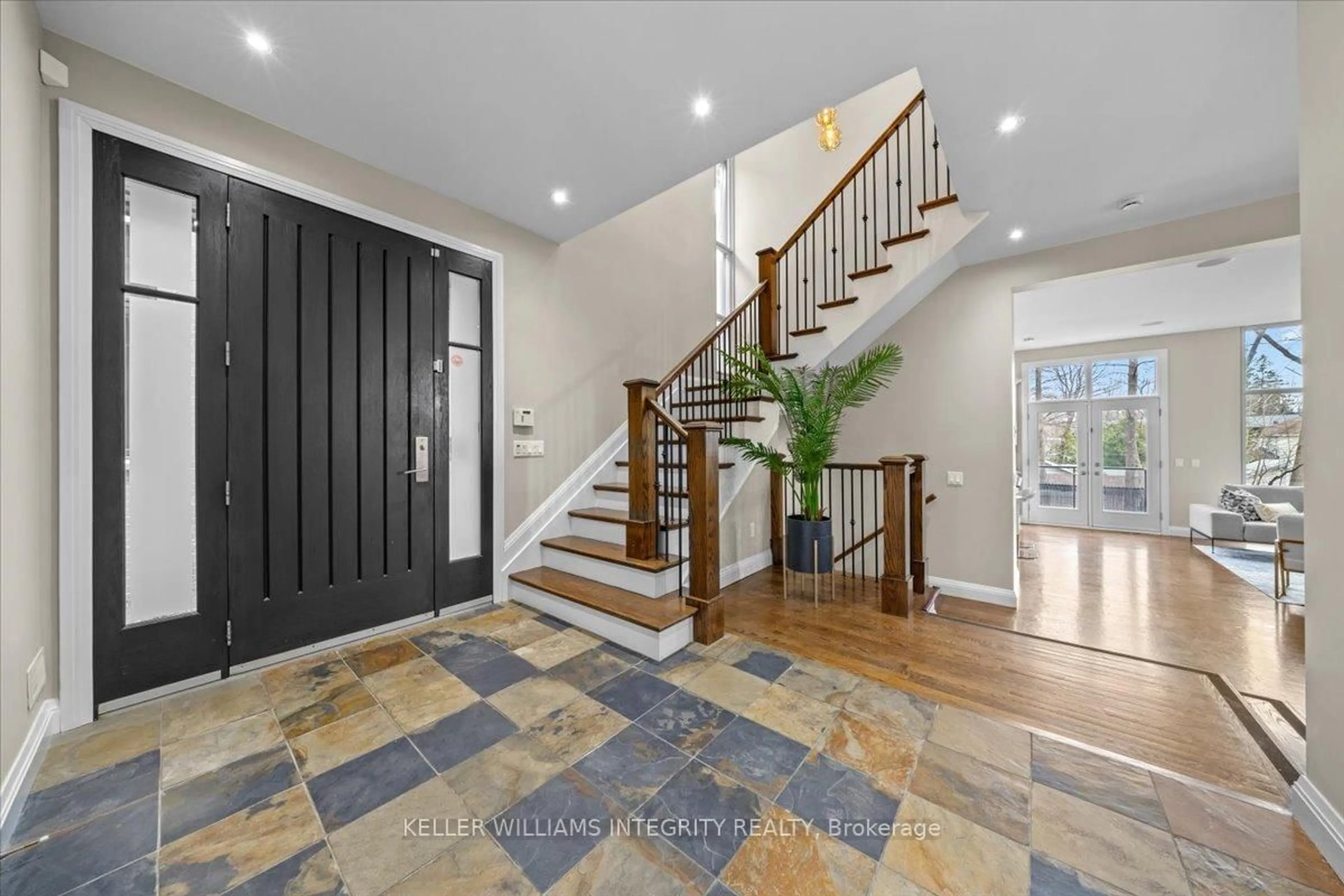 Indoor entryway for 105 Black Maple N/A, Ottawa Ontario K1M 0J3