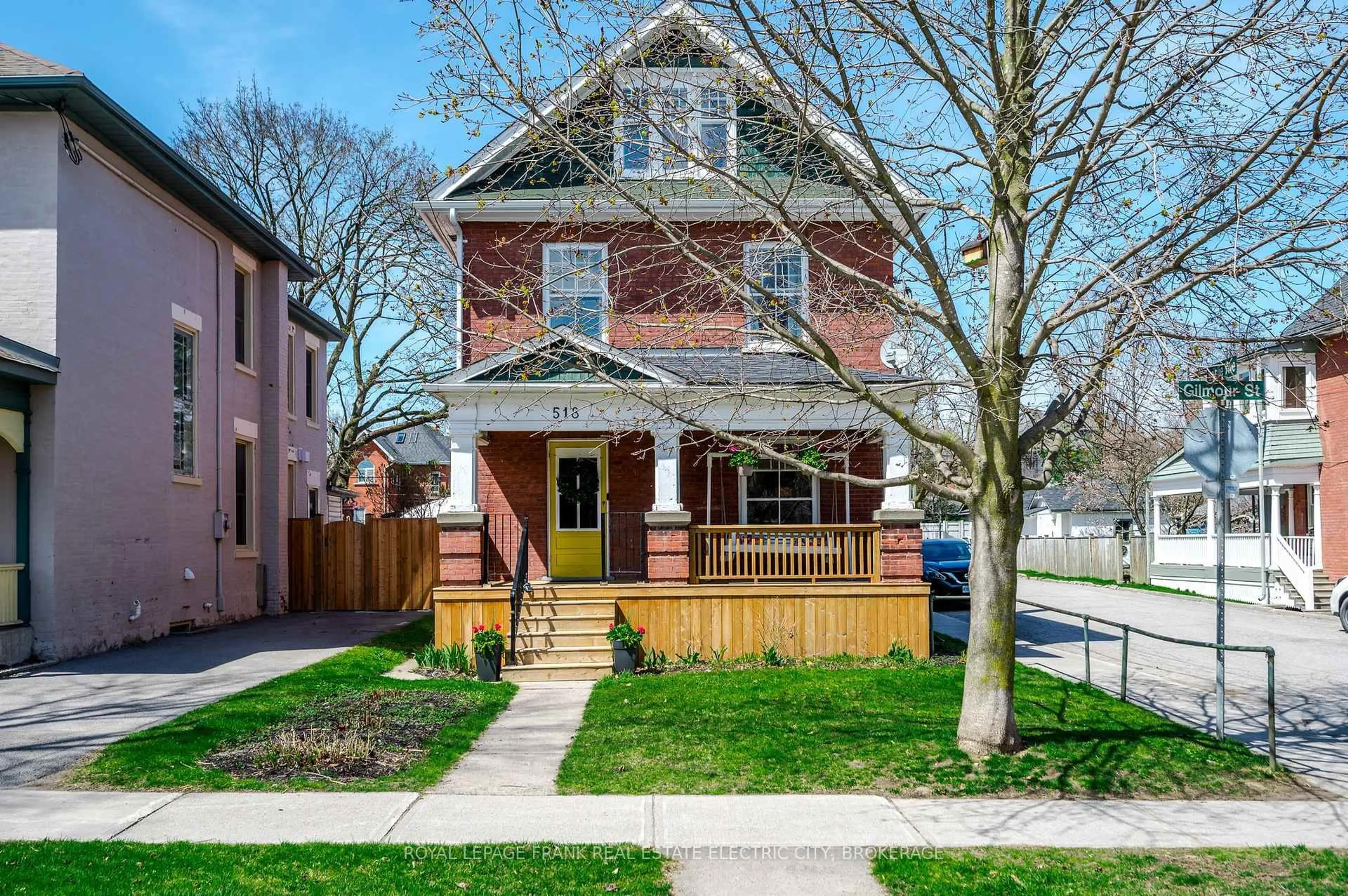 Home with brick exterior material, street for 518 Gilmour St, Peterborough Central Ontario K9H 2K2