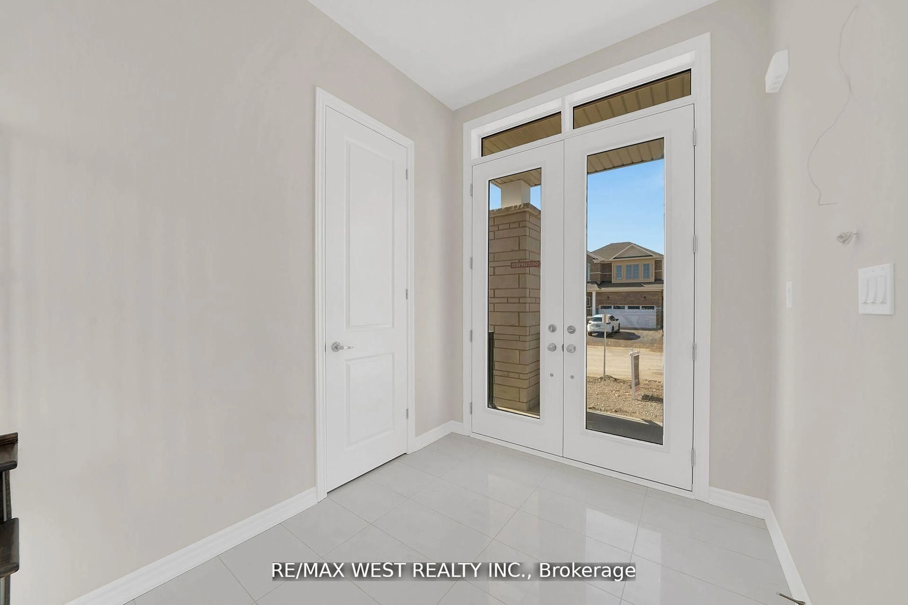 Indoor entryway for 10 Mears Rd, Brant Ontario N0E 1N0