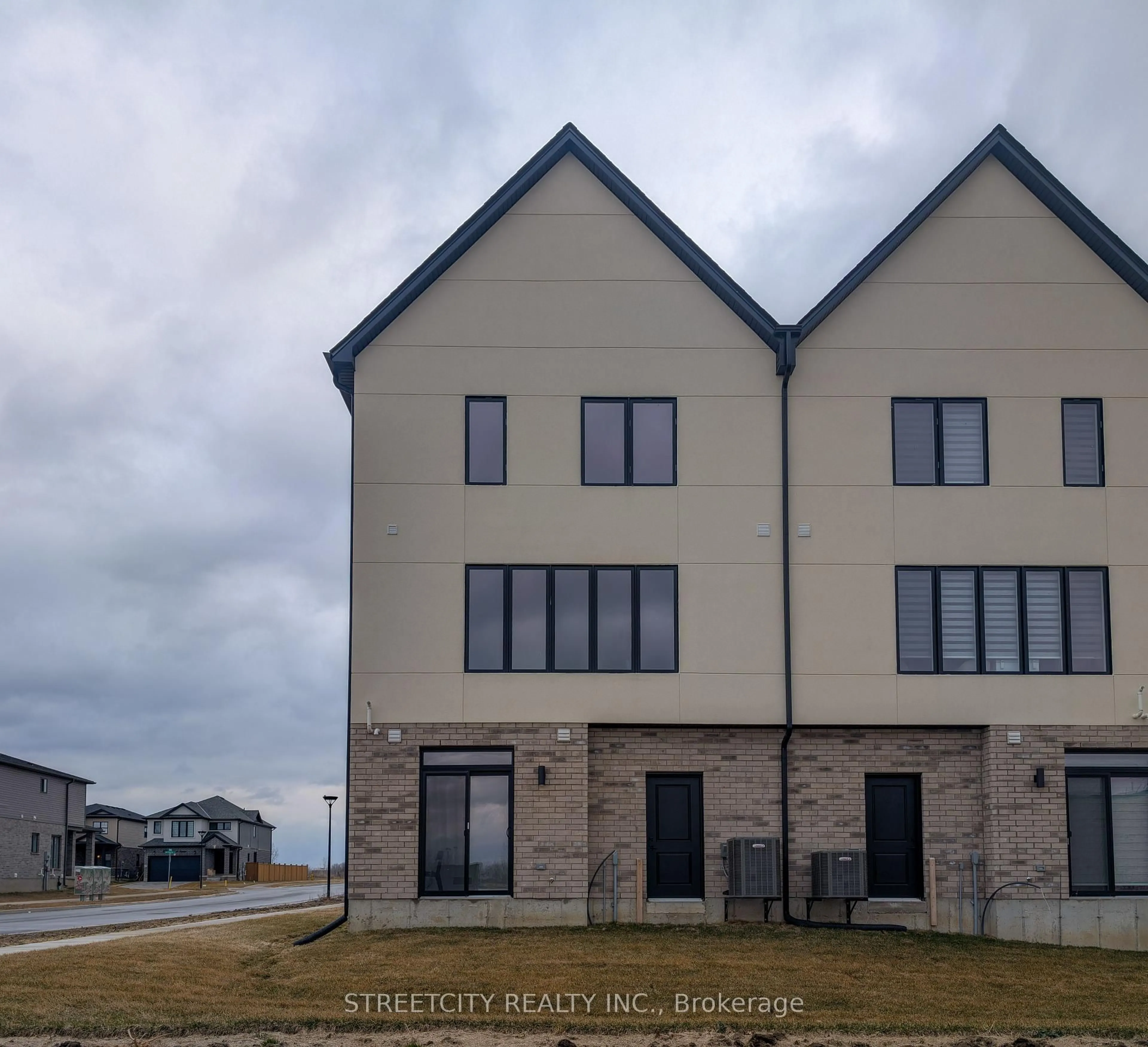 Unknown for 235 Kennington Way #8, London South Ontario N6L 0H4