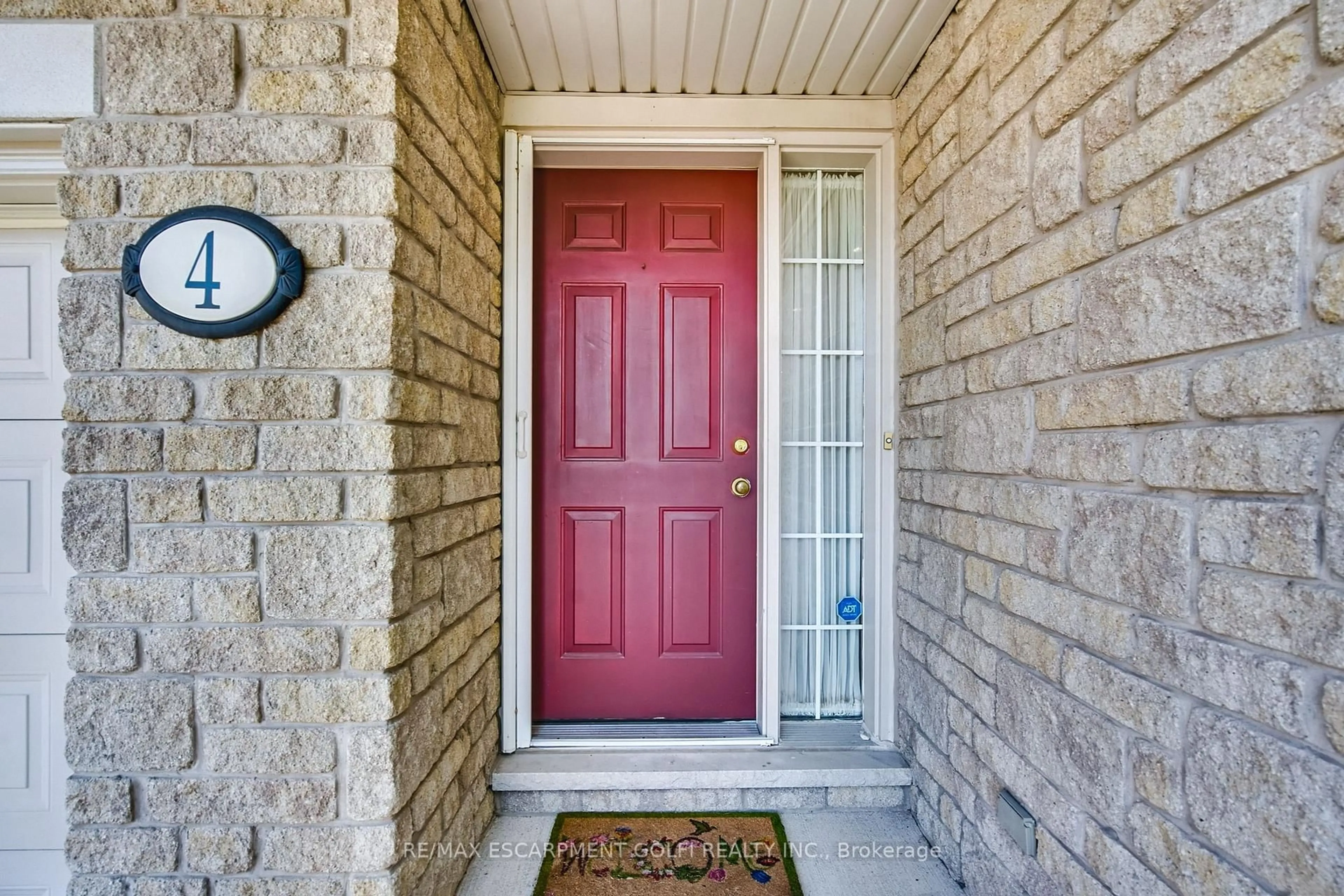 Indoor entryway for 3241 Montrose Rd #4, Niagara Falls Ontario L2H 3L3