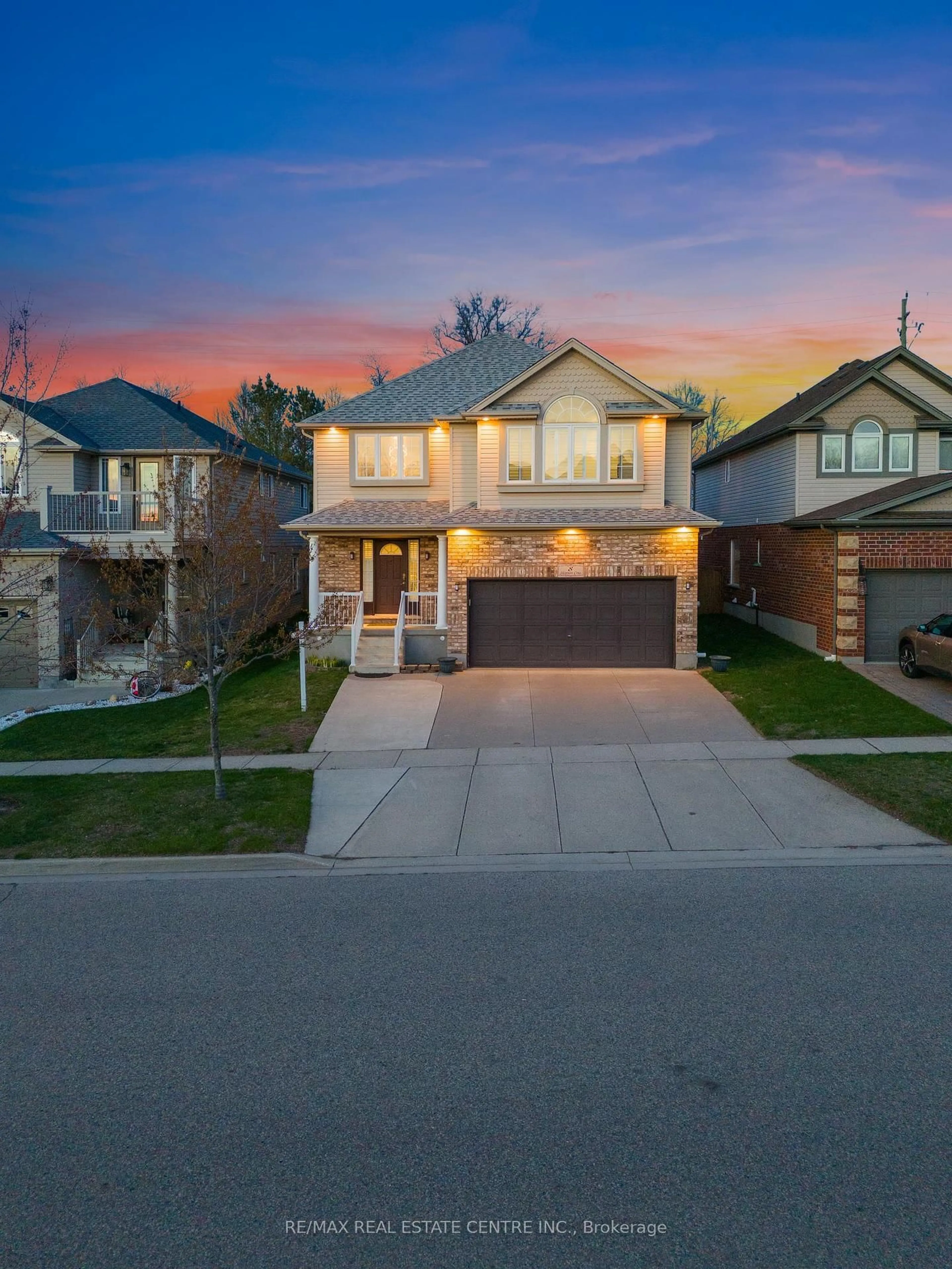 Home with vinyl exterior material, street for 8 Skipton Cres, Cambridge Ontario N3C 4N7