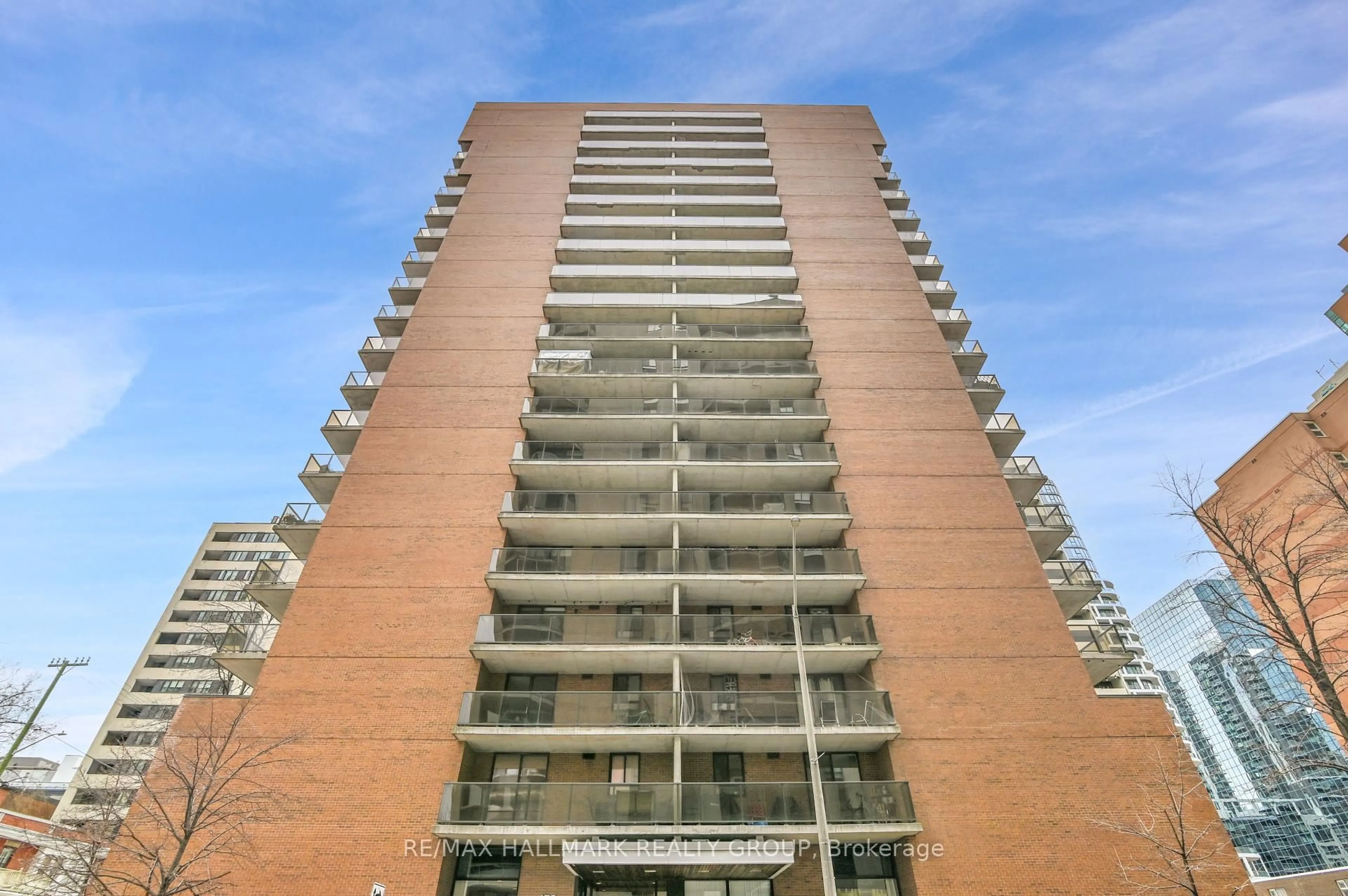 Unknown for 475 Laurier Ave #1408, Ottawa Ontario K1R 7X1