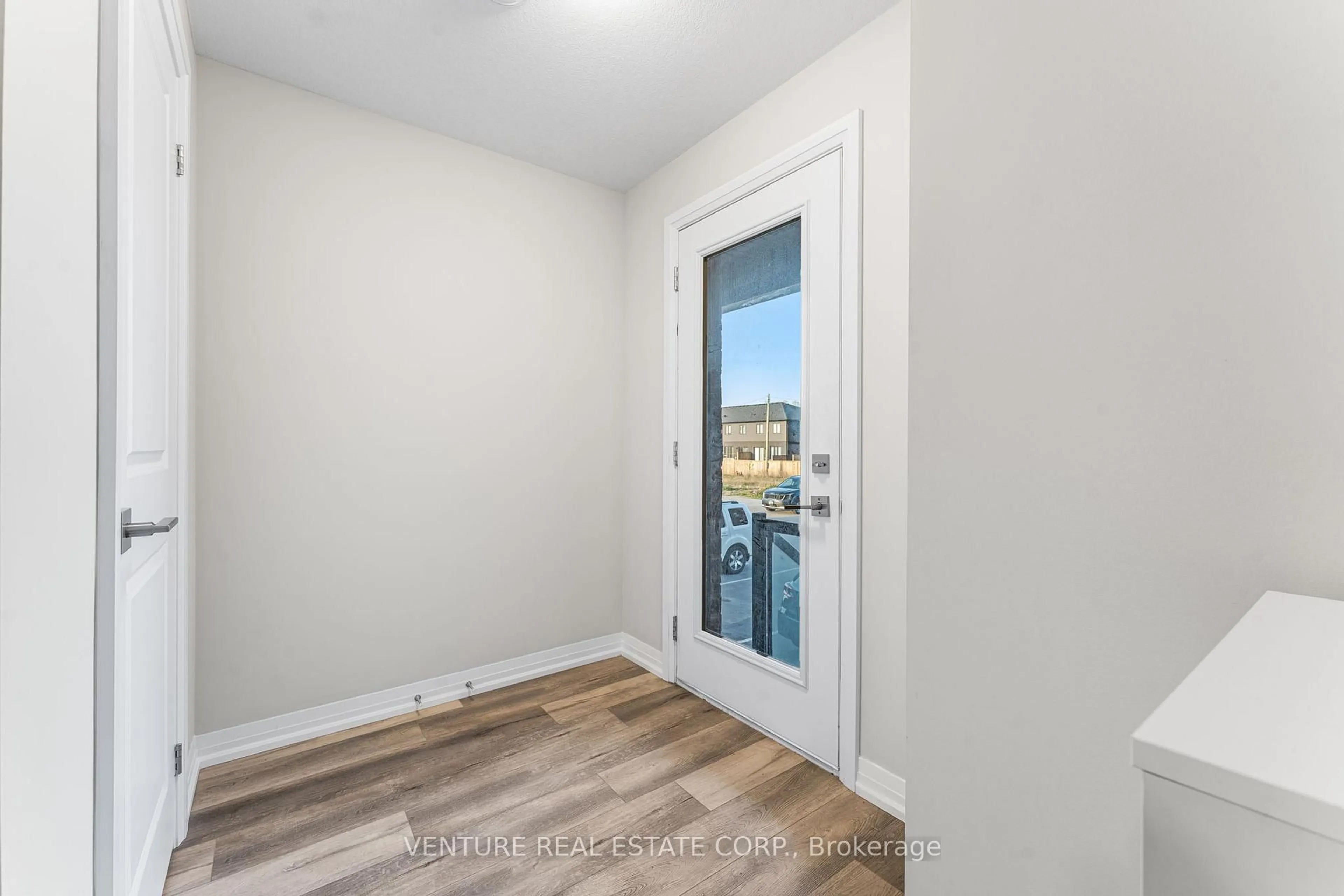 Indoor entryway for 6705 Cropp St #50, Niagara Falls Ontario L2E 5J8
